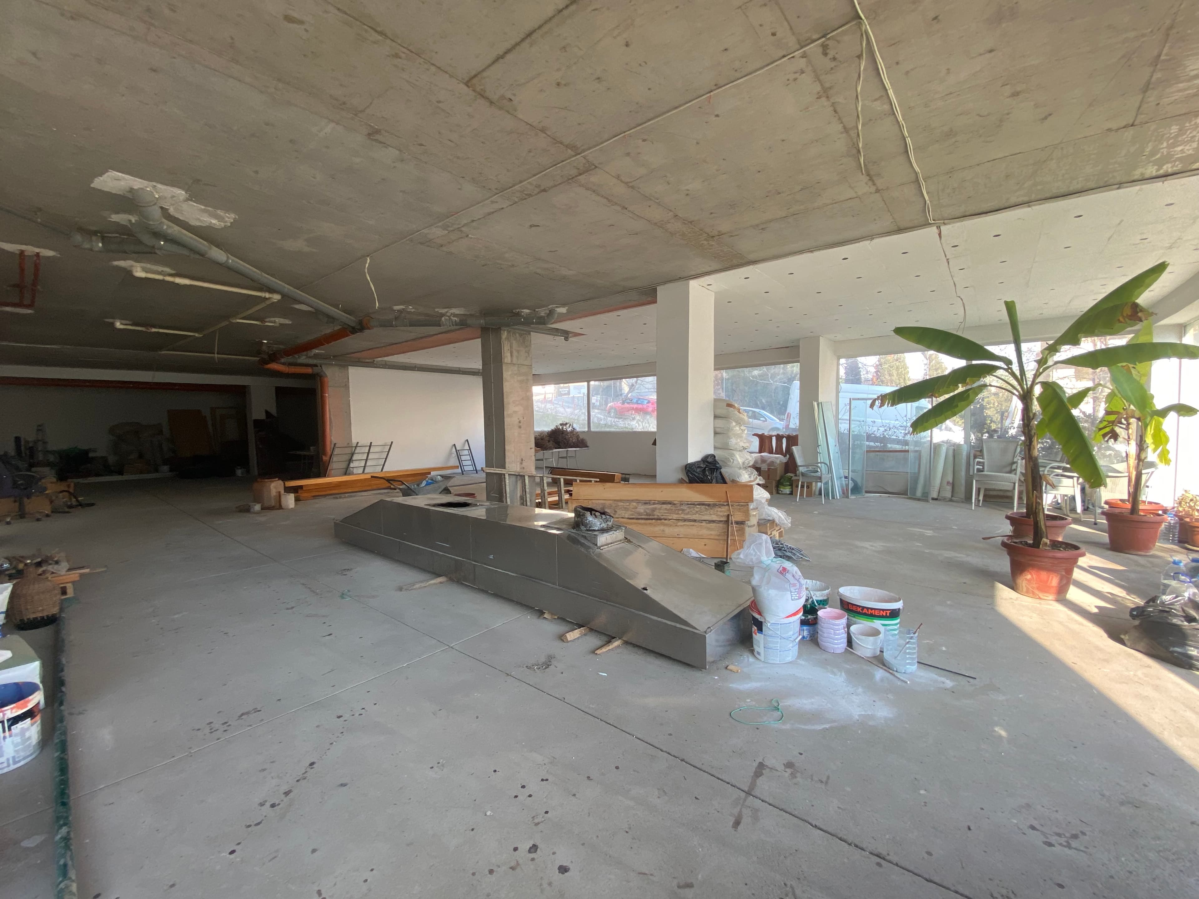 Се изнајмува деловен простор на Водно - 3