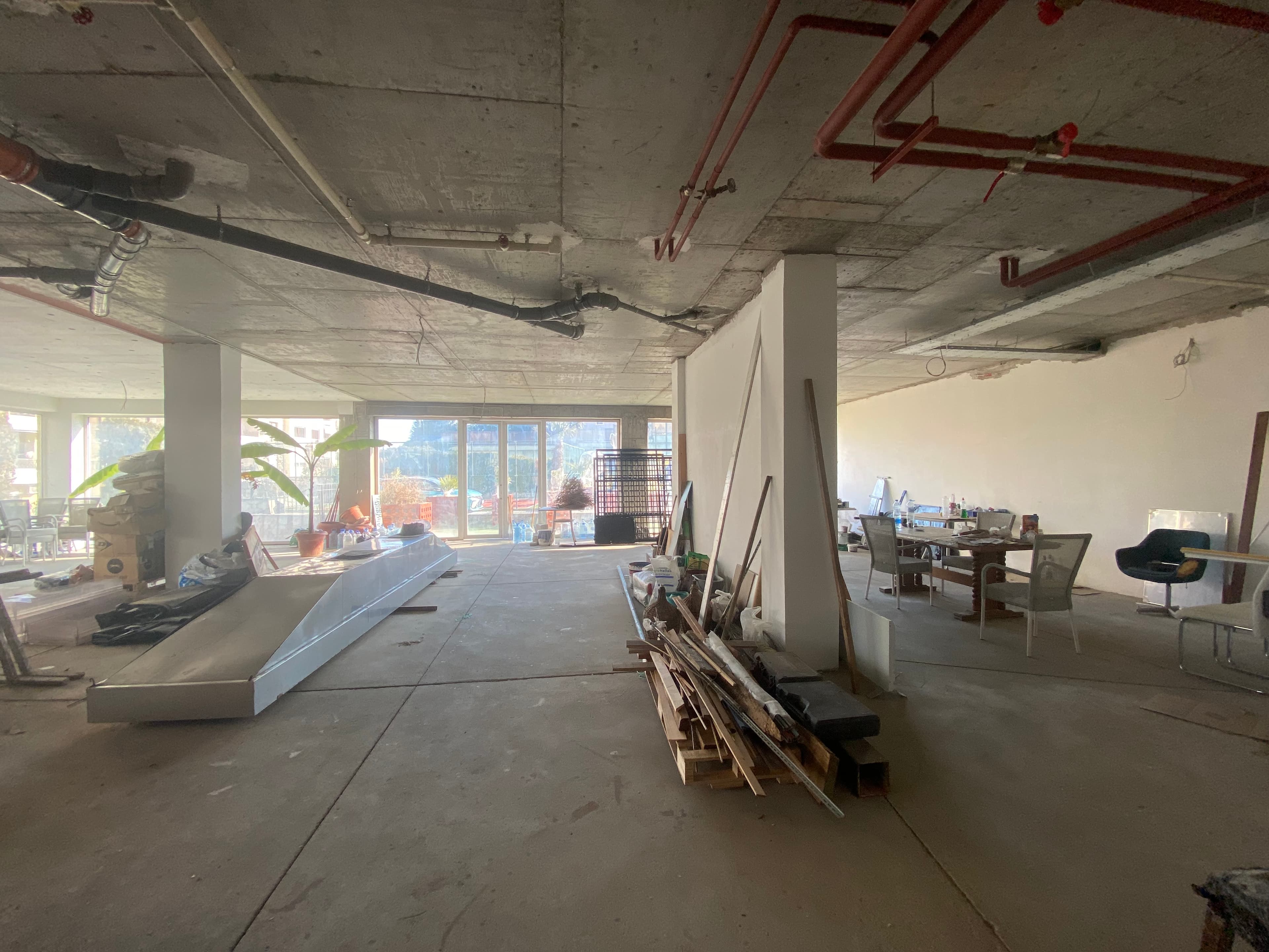 Се изнајмува деловен простор на Водно - 2