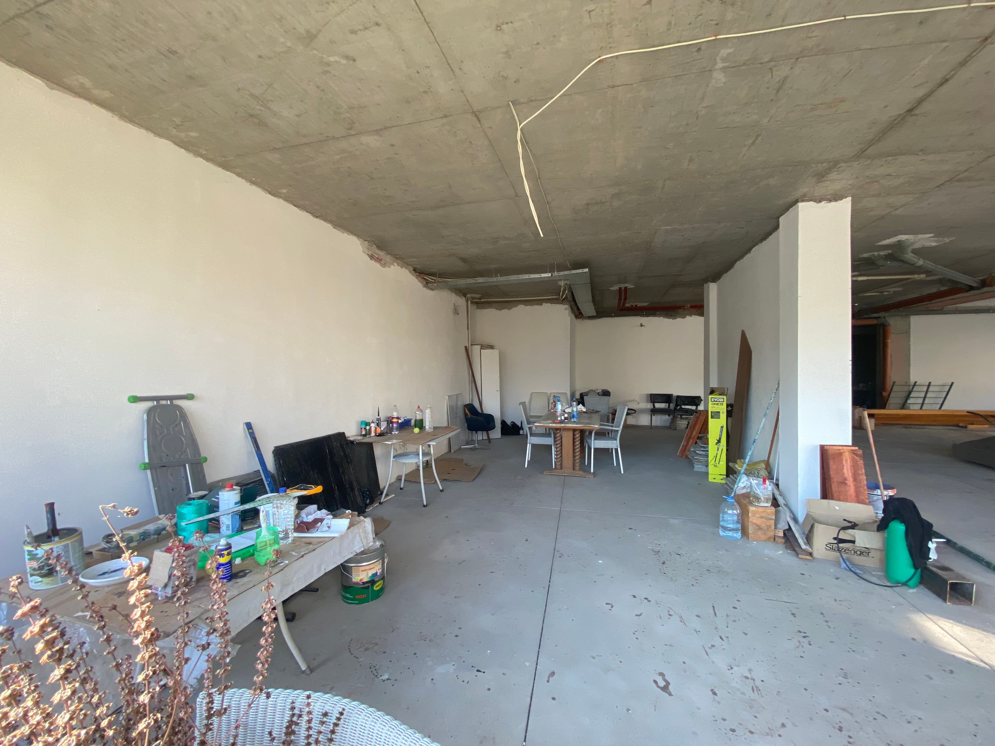 Се продава деловен простор на Водно - 2