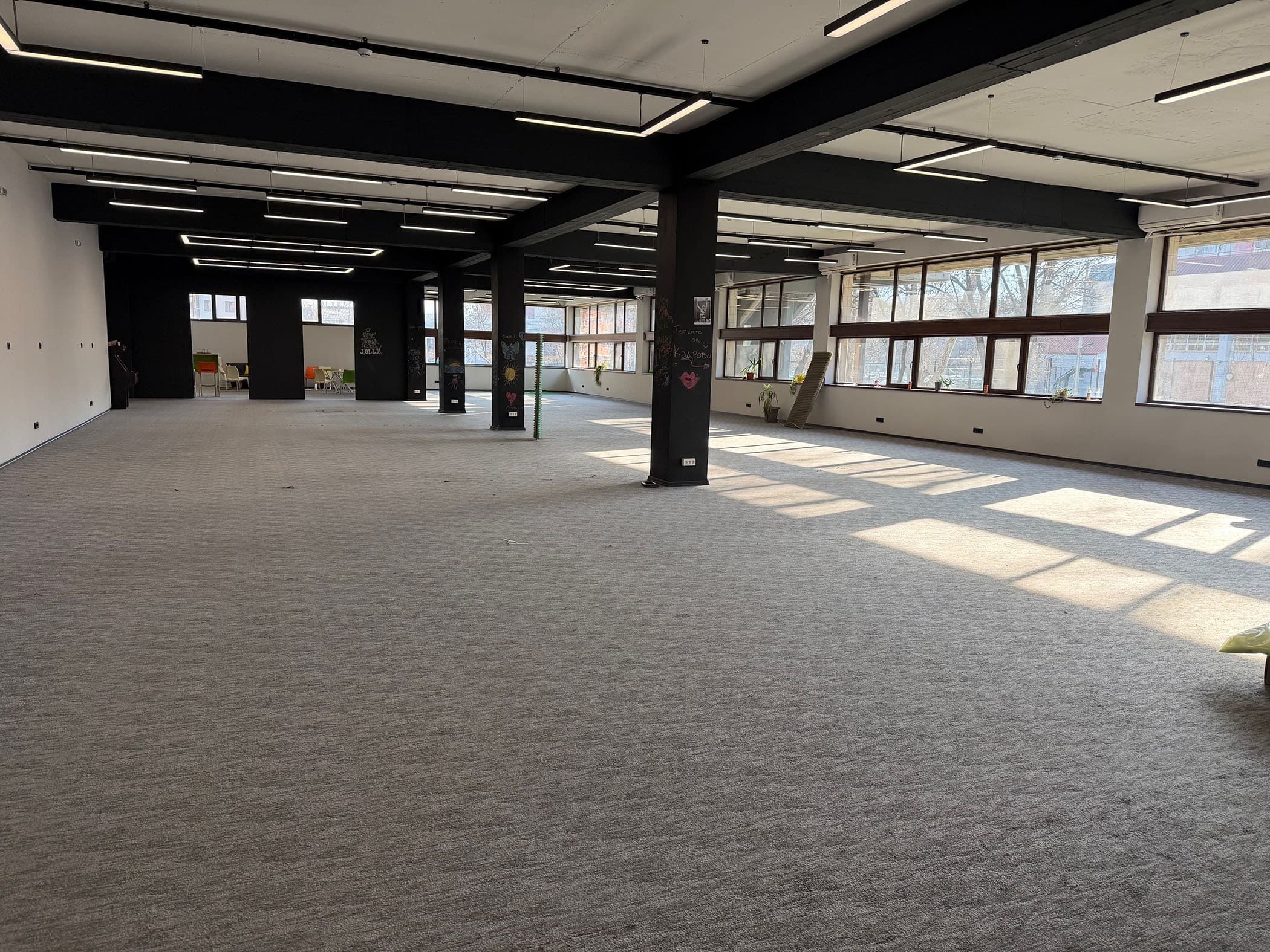 Се изнајмува деловен простор во Центар - За Изнајмување - Центар - Слика 2