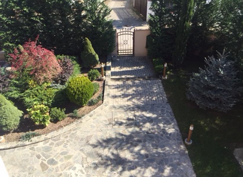 House 400m2 with a spacious yard in Bardovci - For Sale - Bardovci - Image 8