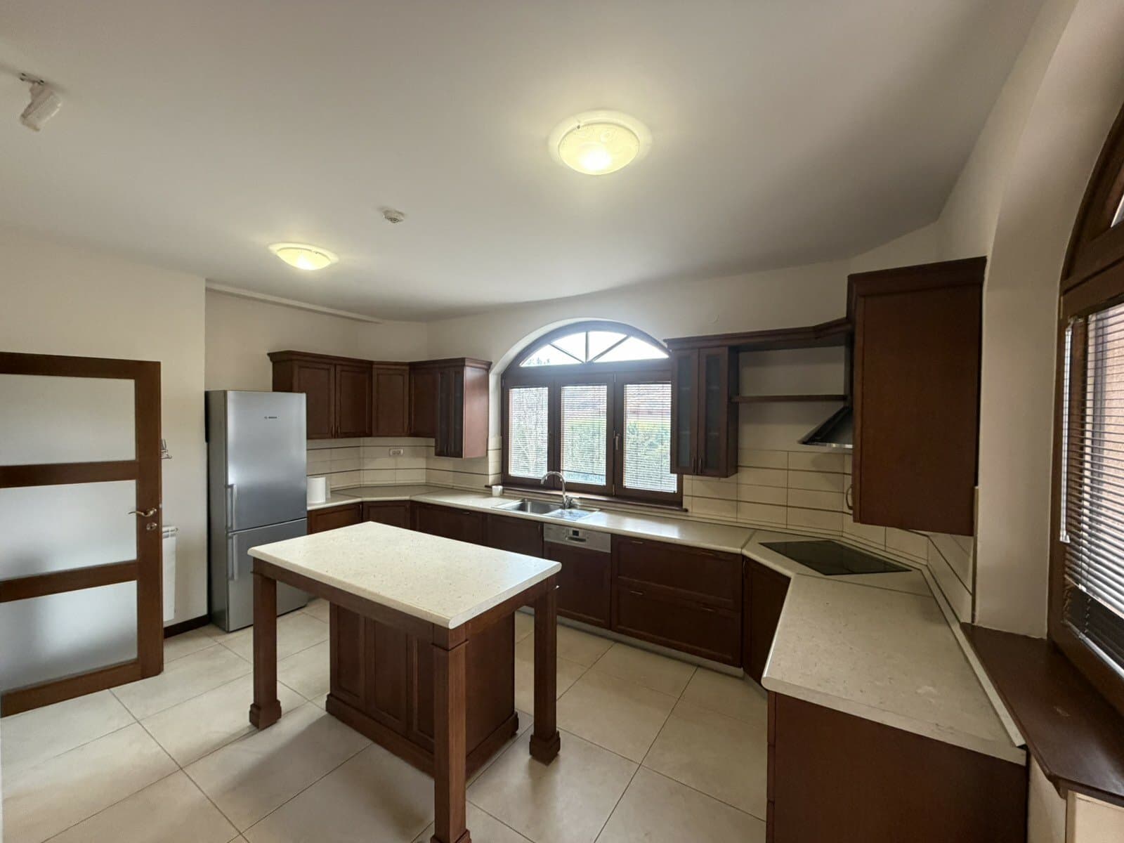 House 400m2 with a spacious yard in Bardovci - For Sale - Bardovci - Image 15