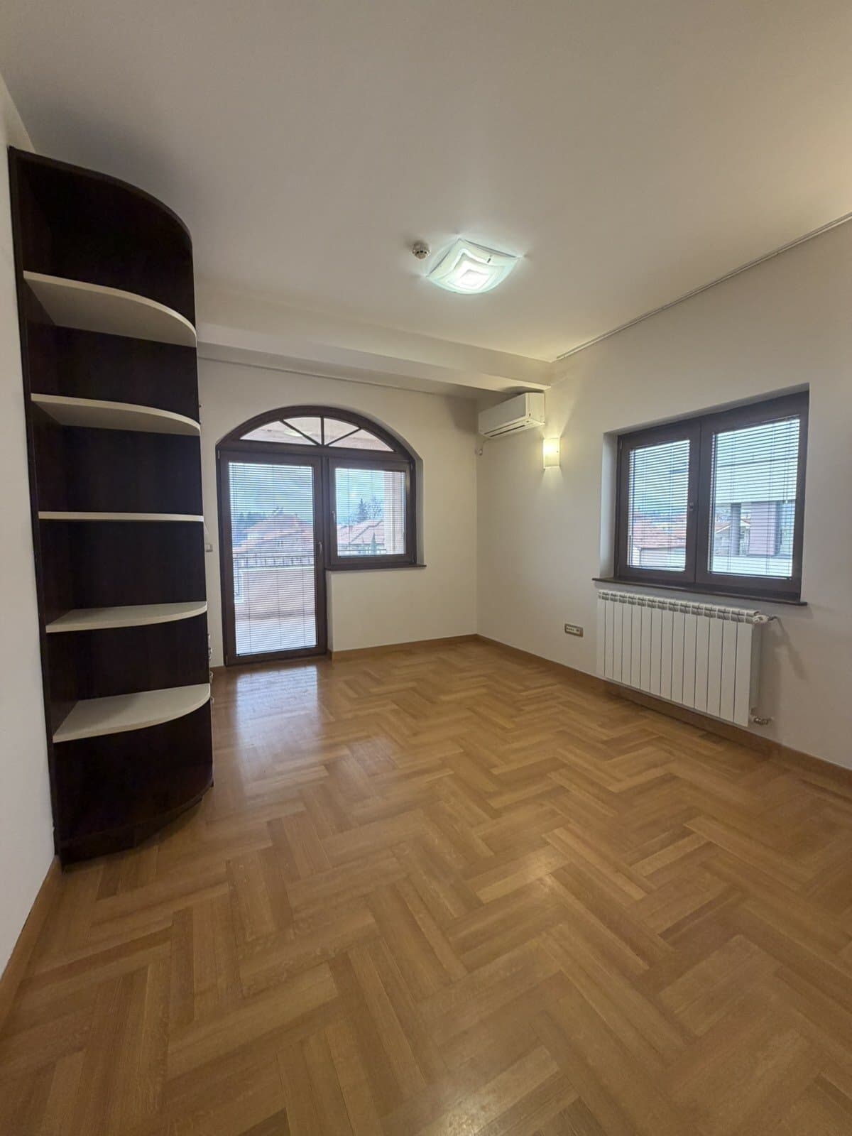 House 400m2 with a spacious yard in Bardovci - For Sale - Bardovci - Image 21