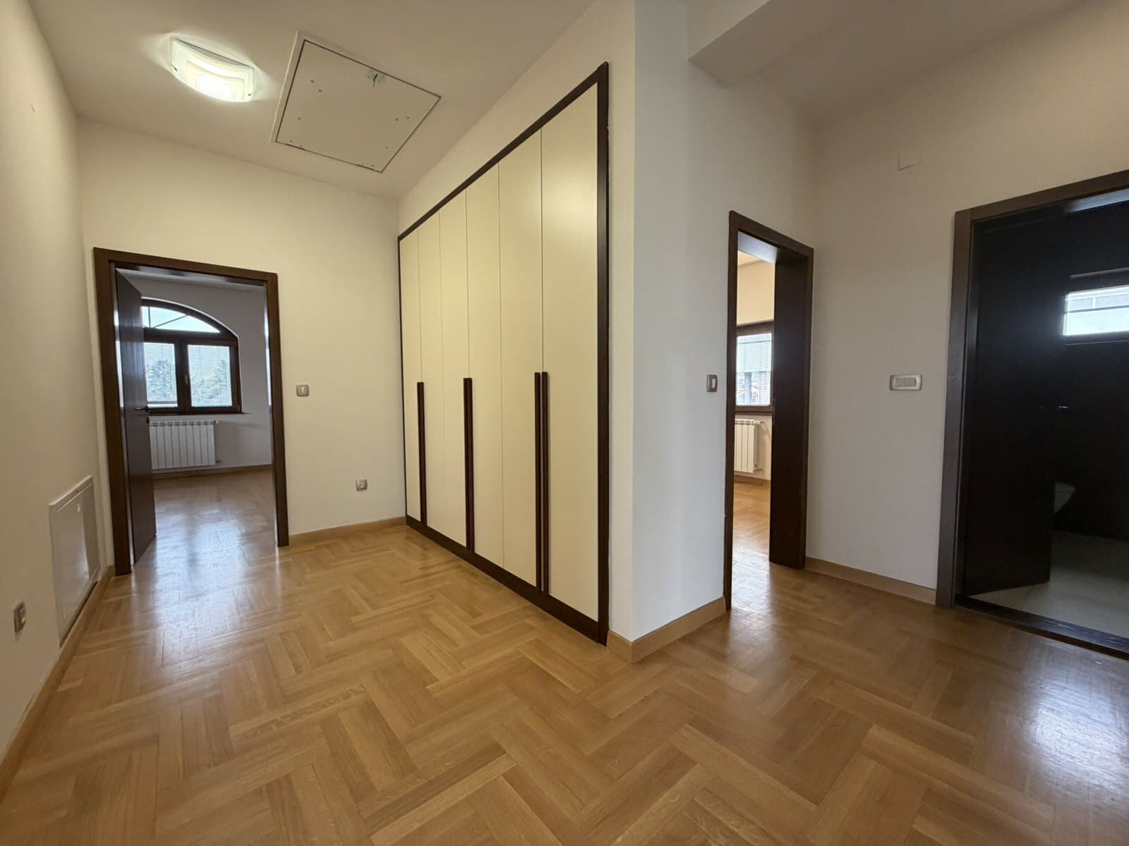 House 400m2 with a spacious yard in Bardovci - For Sale - Bardovci - Image 19