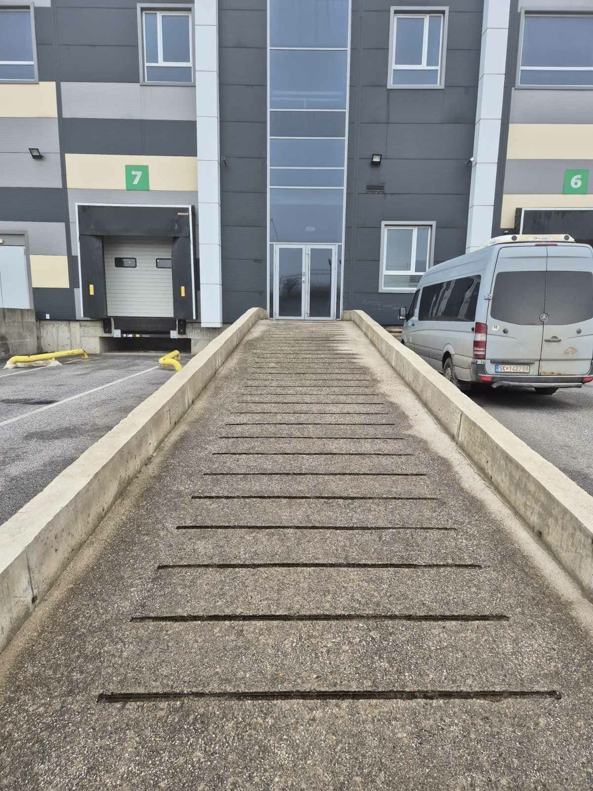 Warehouse space for rent in an industrial zone in Kjojlija - For Rent - Petrovec