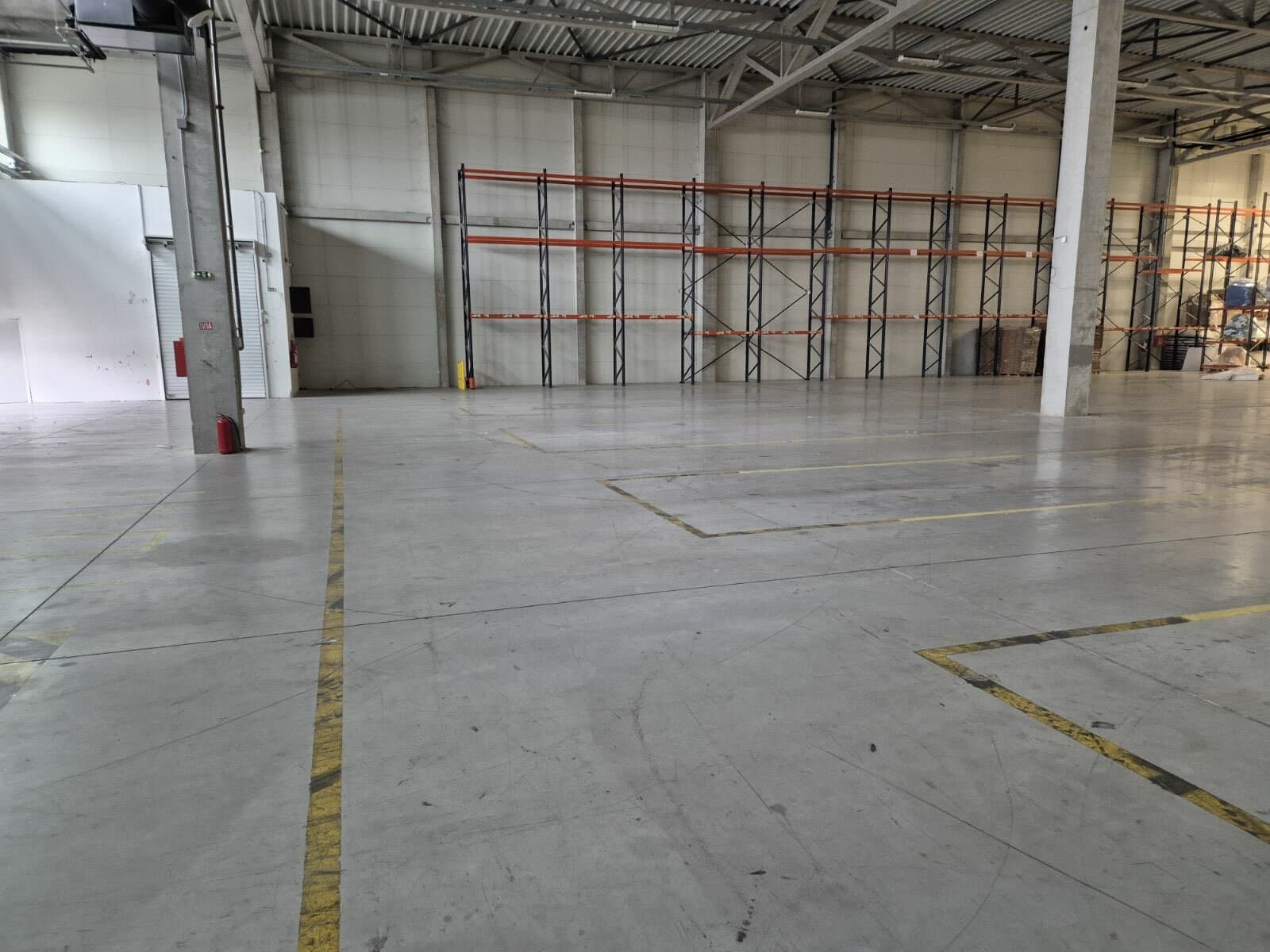 Се издава магацински простор во индустриска зона во Ќојлија - За Изнајмување - Петровец - Слика 4