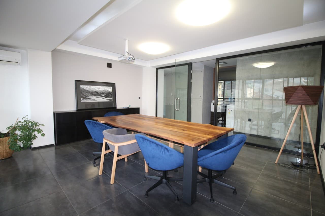 Се изнајмува ексклузивен деловен простор во Центар - За Изнајмување - Центар - Слика 3