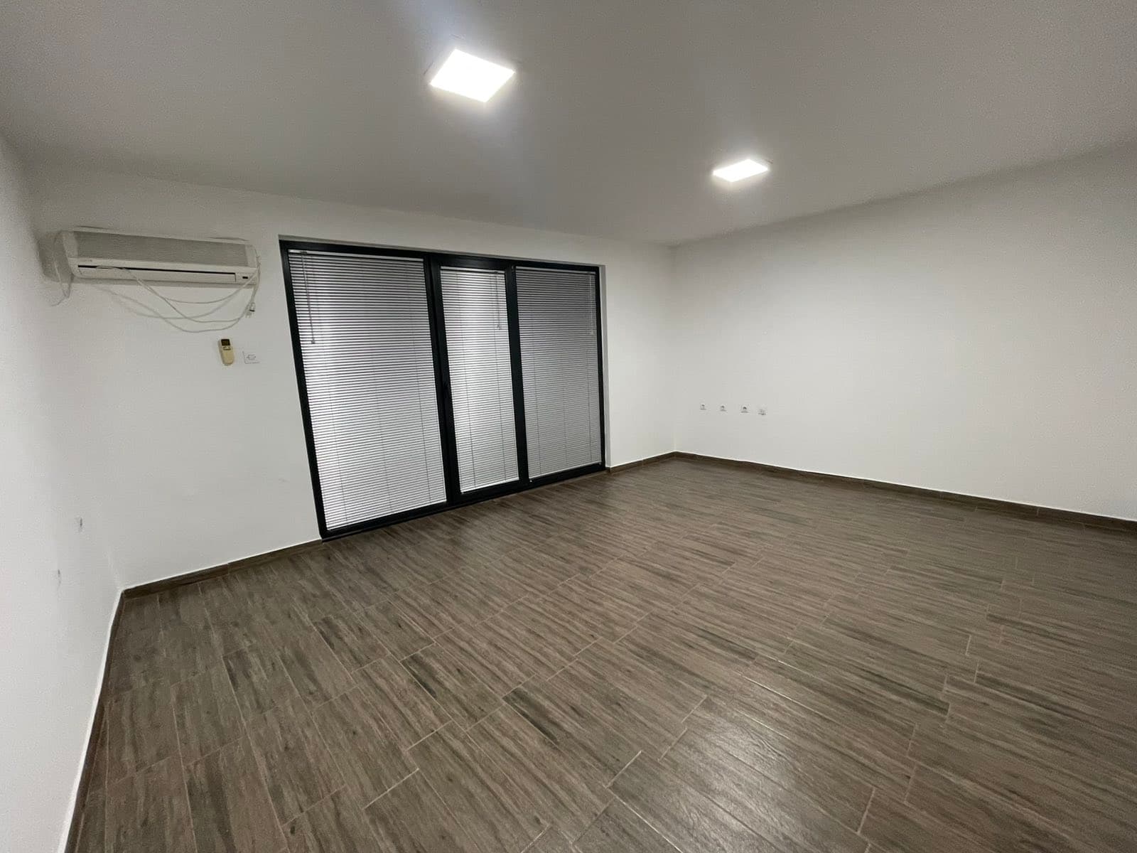 Се изнајмува деловен простор во Кисела Вода - За Изнајмување - Кисела Вода