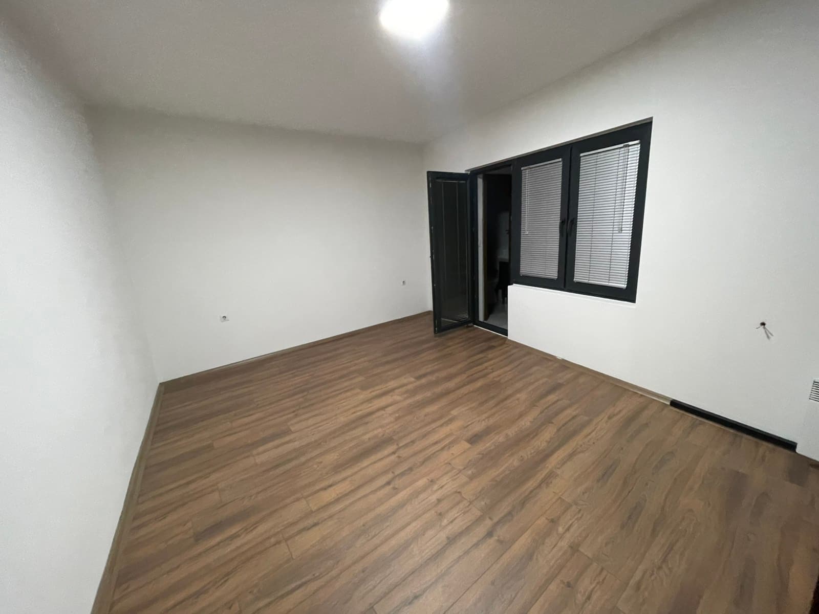 Се изнајмува деловен простор во Кисела Вода - 3