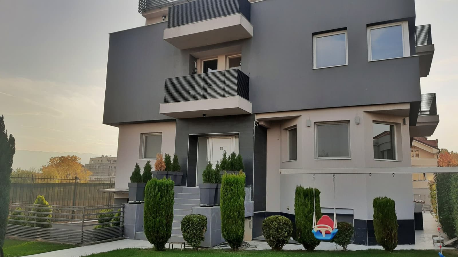 Modern 400m² house in Bardovci - 2