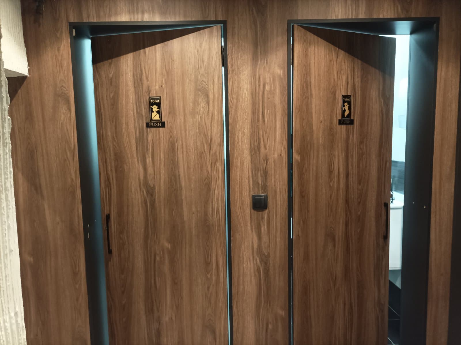 Се изнајмува целосно опремено кафуле во Центар - За Изнајмување - Центар - Слика 6