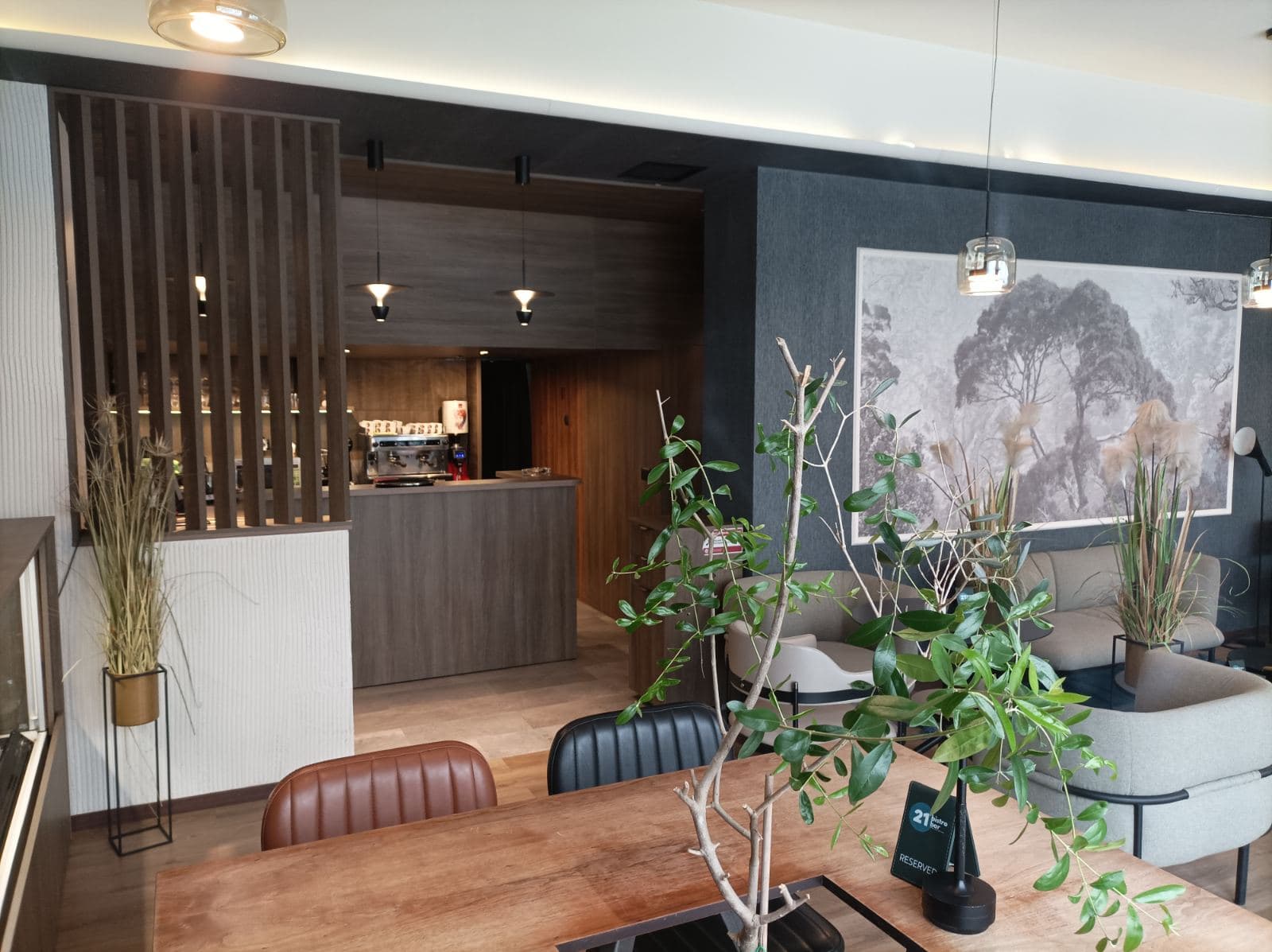 Се изнајмува целосно опремено кафуле во Центар - За Изнајмување - Центар - Слика 3