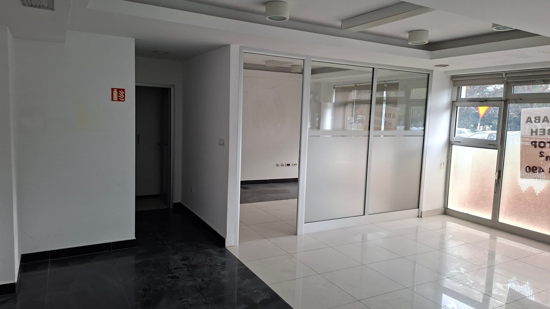 Се изнајмува деловен простор во Автокоманда - 2