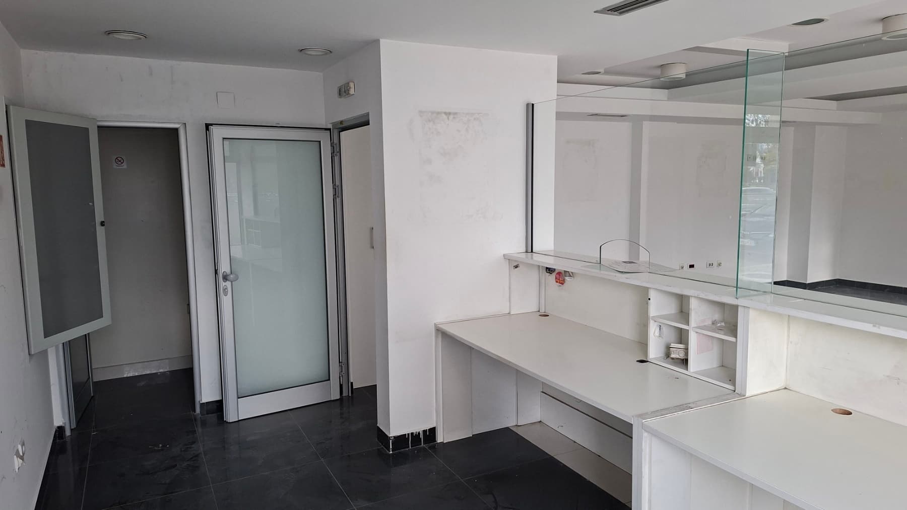 Се изнајмува деловен простор во Автокоманда - За Изнајмување - Гази Баба - Слика 4