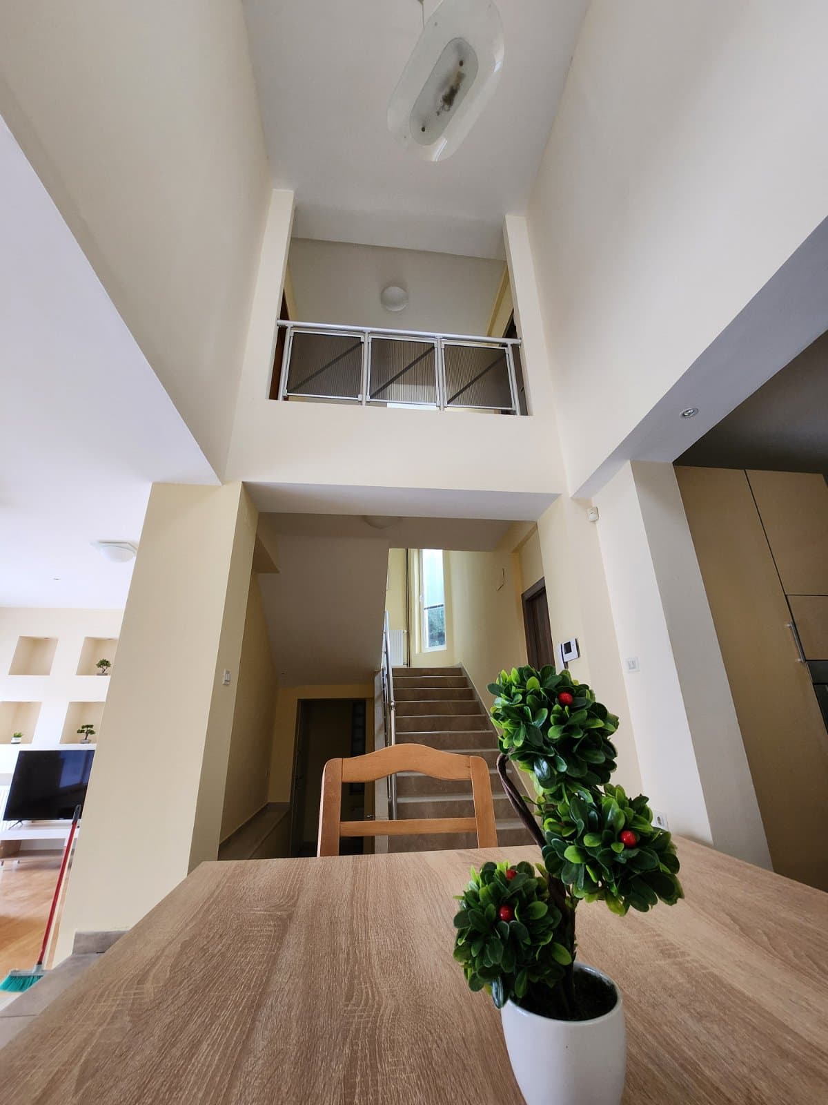 Spacious house 400m² in Crnice - For Rent - Crniche - Image 9