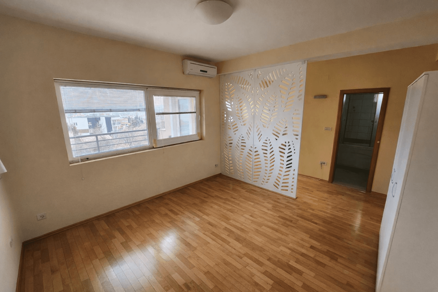 Spacious house 400m² in Crnice - For Rent - Crniche