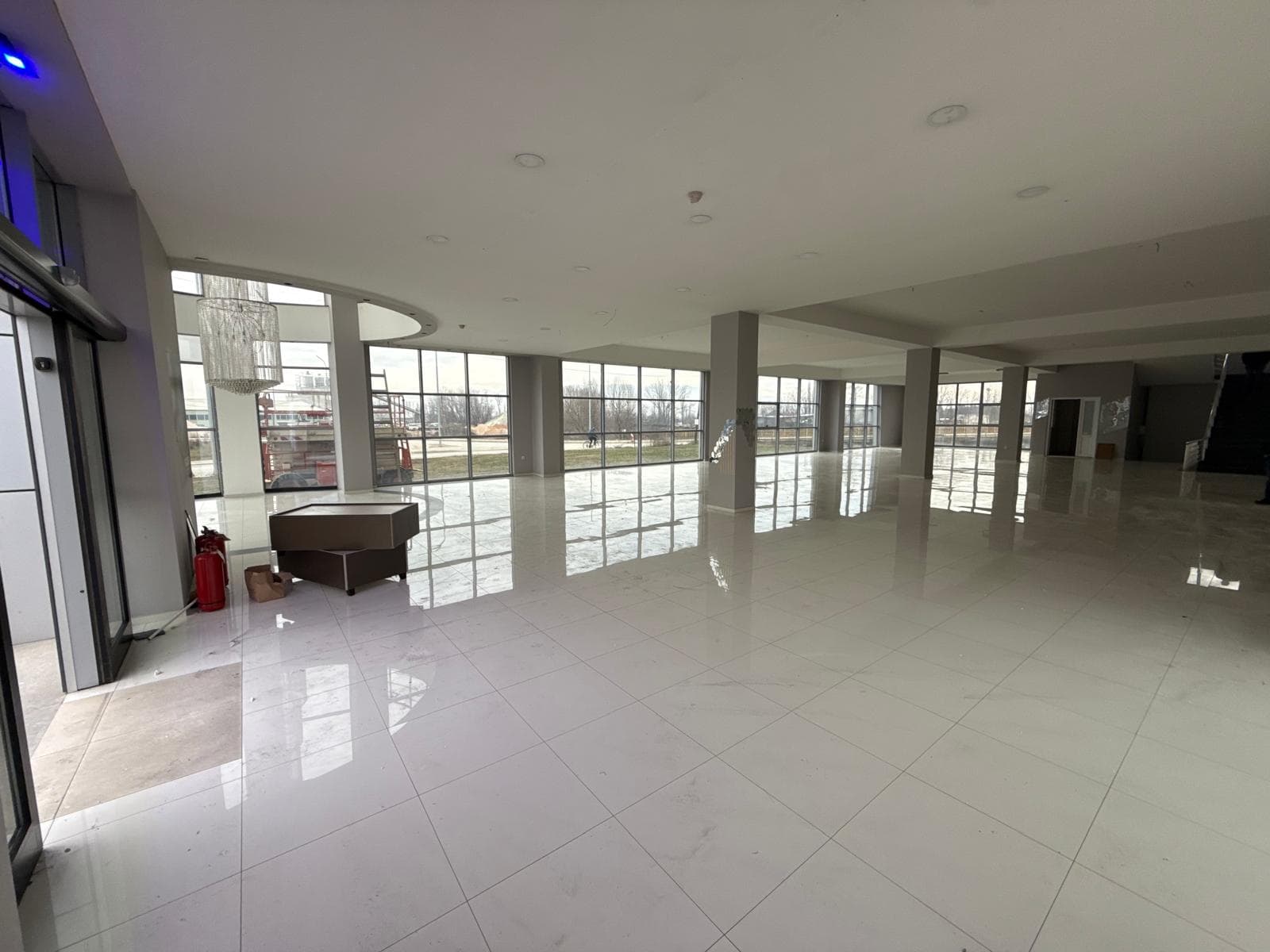 Деловен објект на одлична локација во Драчево - За Изнајмување - Кисела Вода - Слика 9