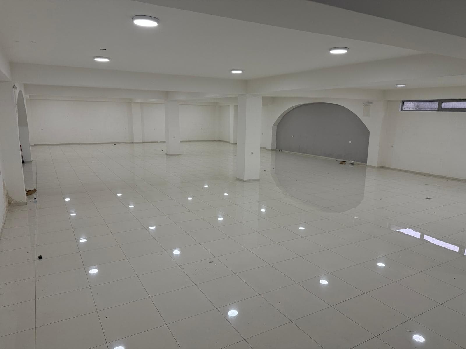 Деловен објект на одлична локација во Драчево - За Изнајмување - Кисела Вода - Слика 14