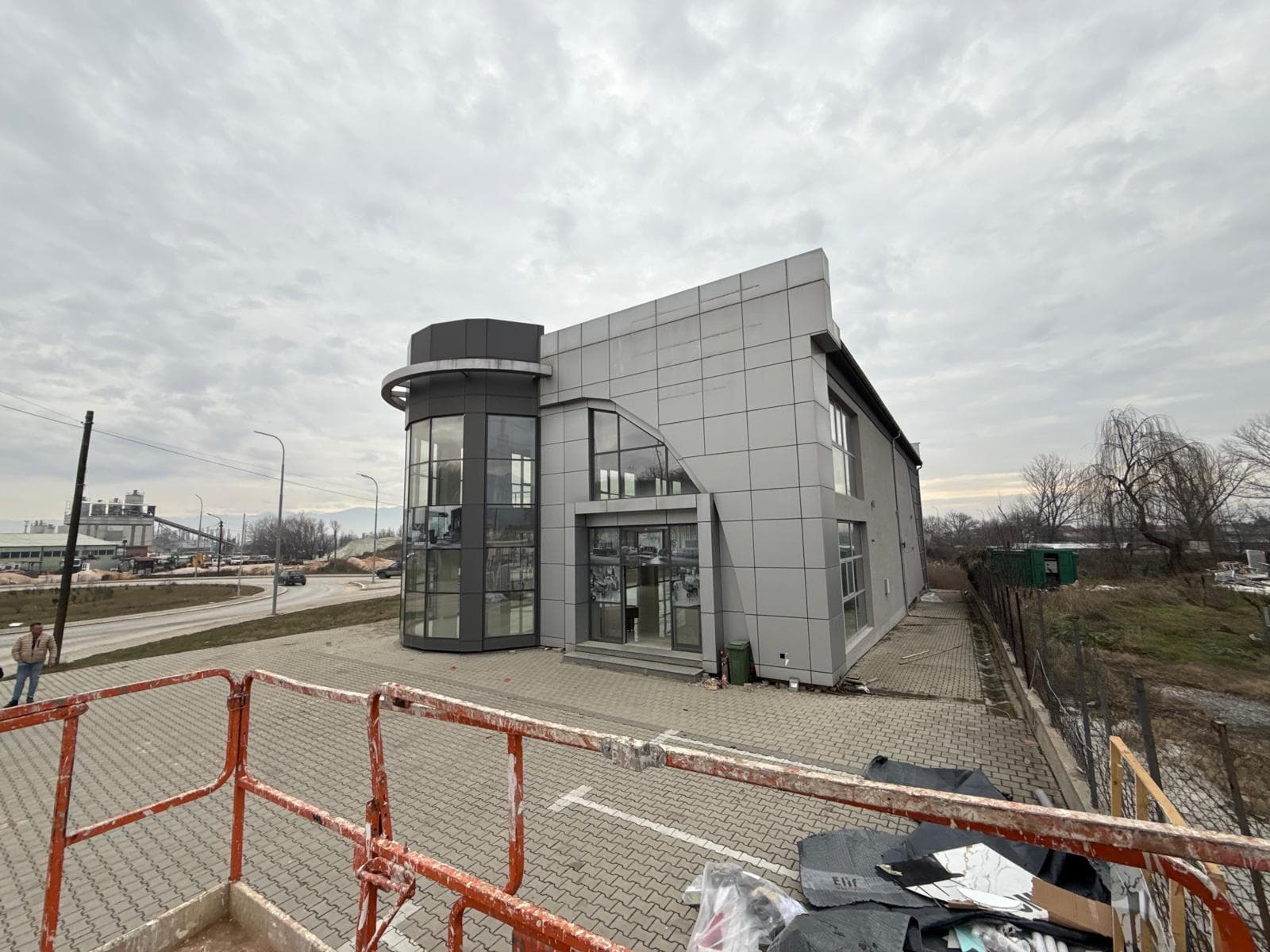 Деловен објект на одлична локација во Драчево - За Изнајмување - Кисела Вода - Слика 22