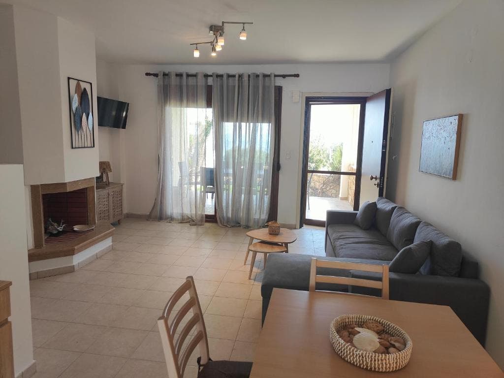 Three Bedroom Maisonette in Afytos - 2