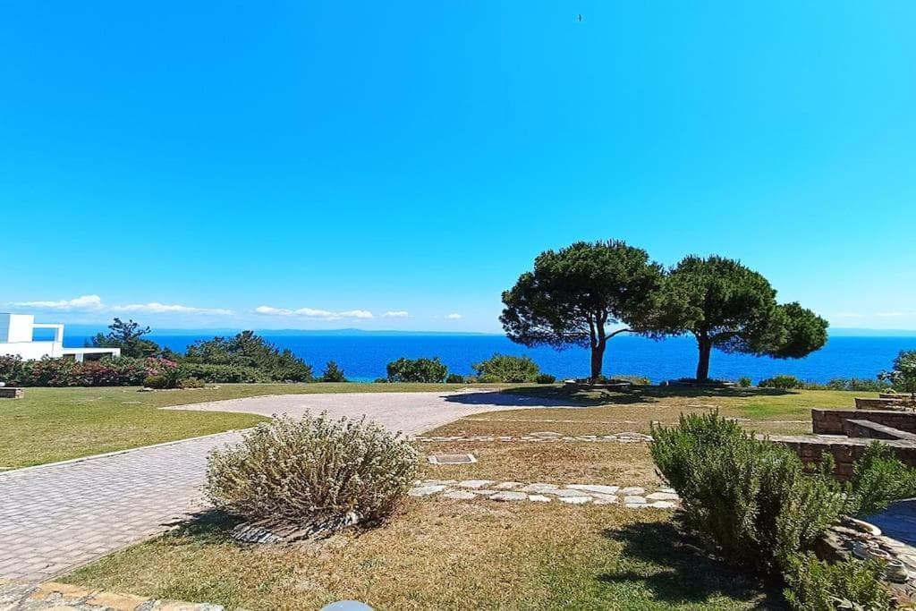 Three Bedroom Maisonette in Afytos - For Rent - Greece - Image 8