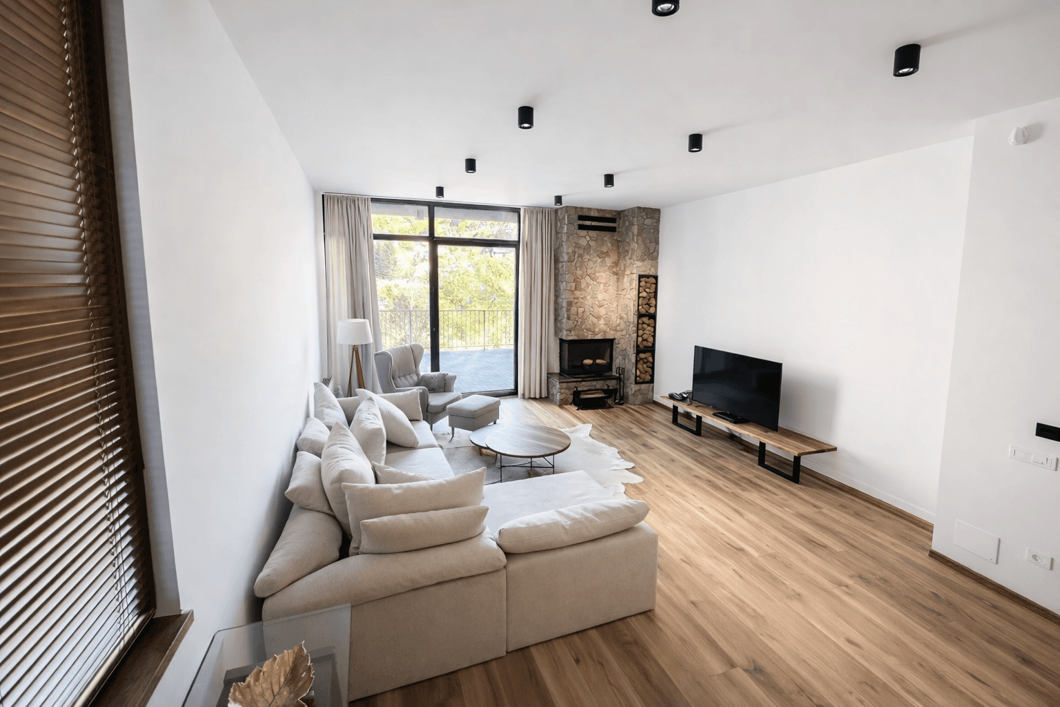 Modern house in prime location in Mavrovo - For Sale - Mavrovo - Image 4