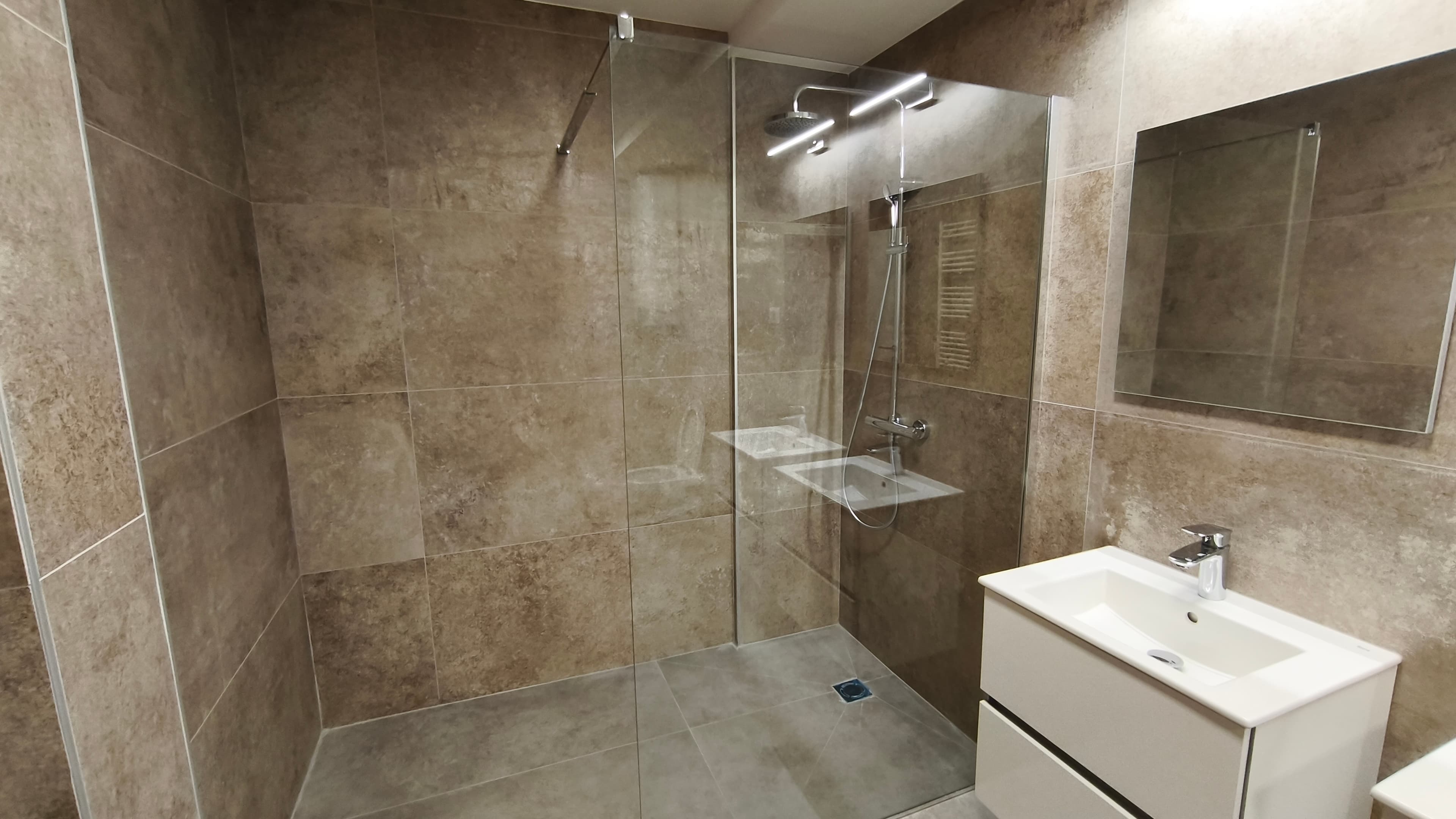 Модерен и просторен стан 258m2 на Водно - За Продажба - Водно - Слика 20