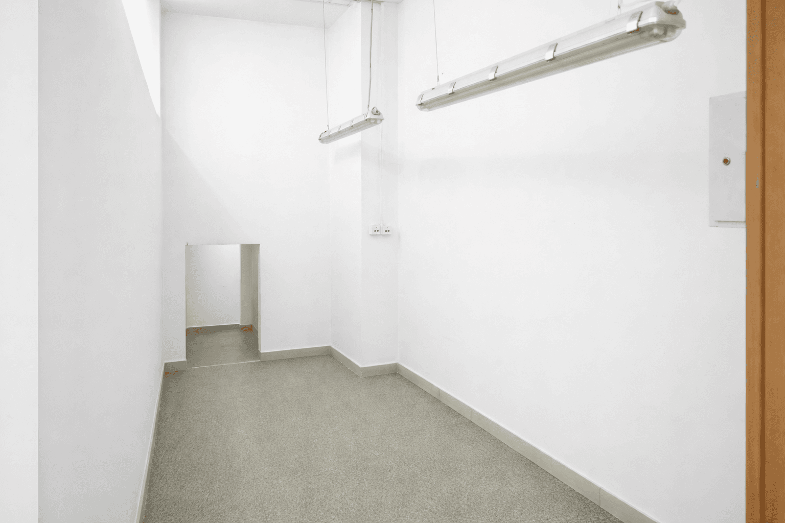 Business space for rent in Novo Lisiche - For Rent - Aerodrom - Image 4