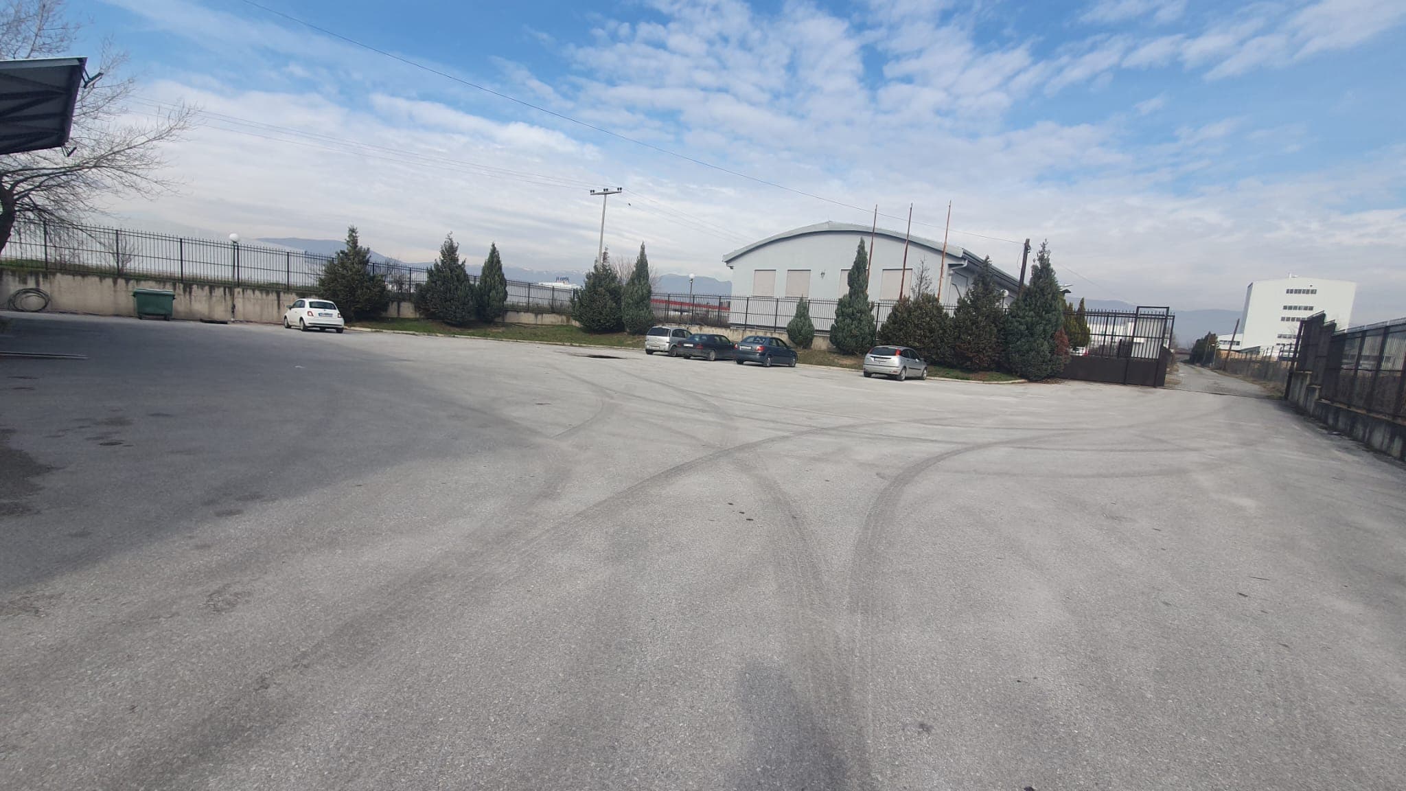 Магацин од 950м2 во индустриска зона Визбегово - За Изнајмување - Бутел - Слика 8