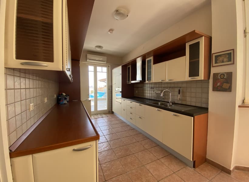 Beautiful house with spacious yard with swimming pool - For Sale - Crniche - Image 16