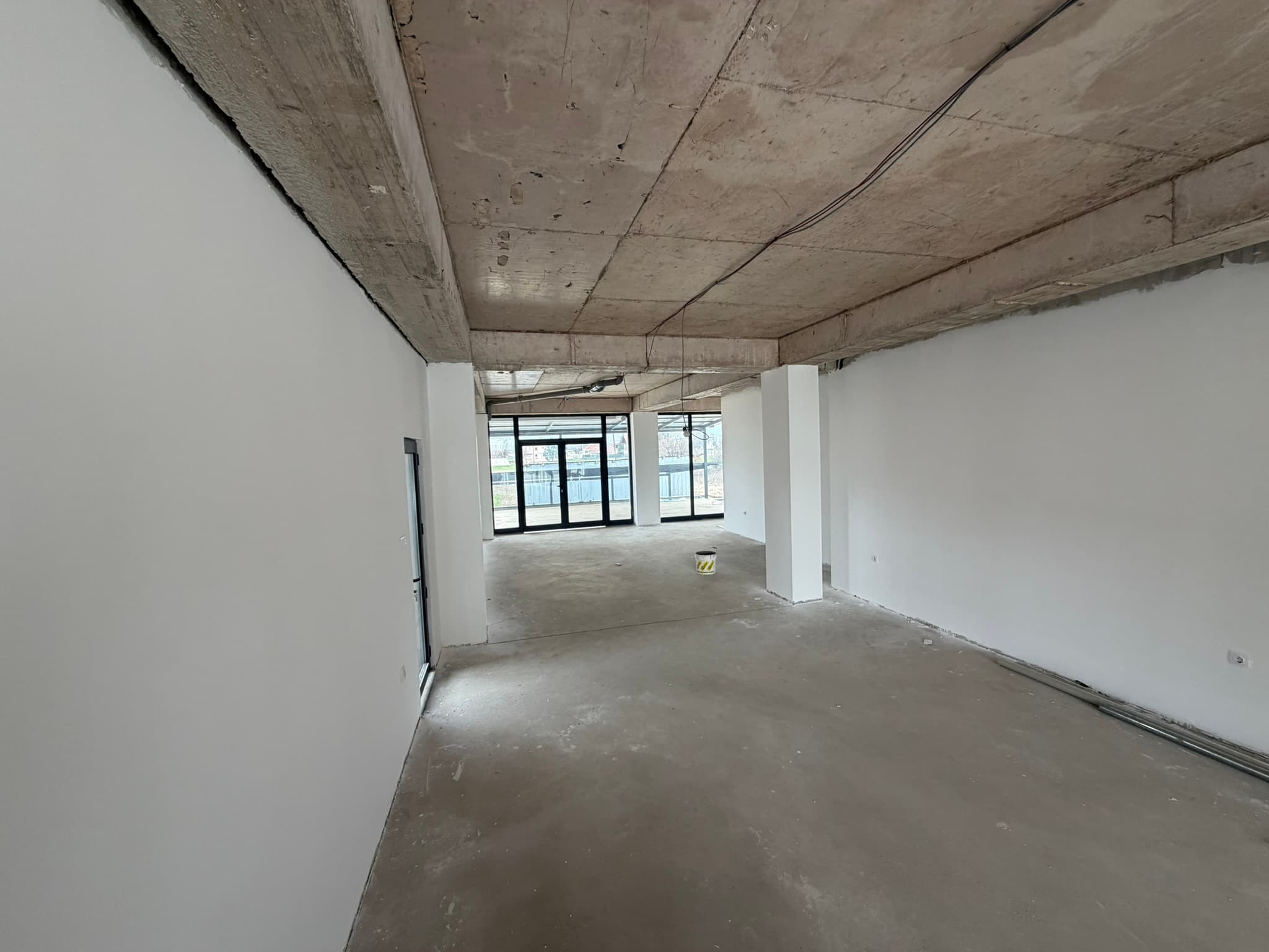 Нов деловен и магацински простор во Илинден - За Изнајмување - Илинден - Слика 5
