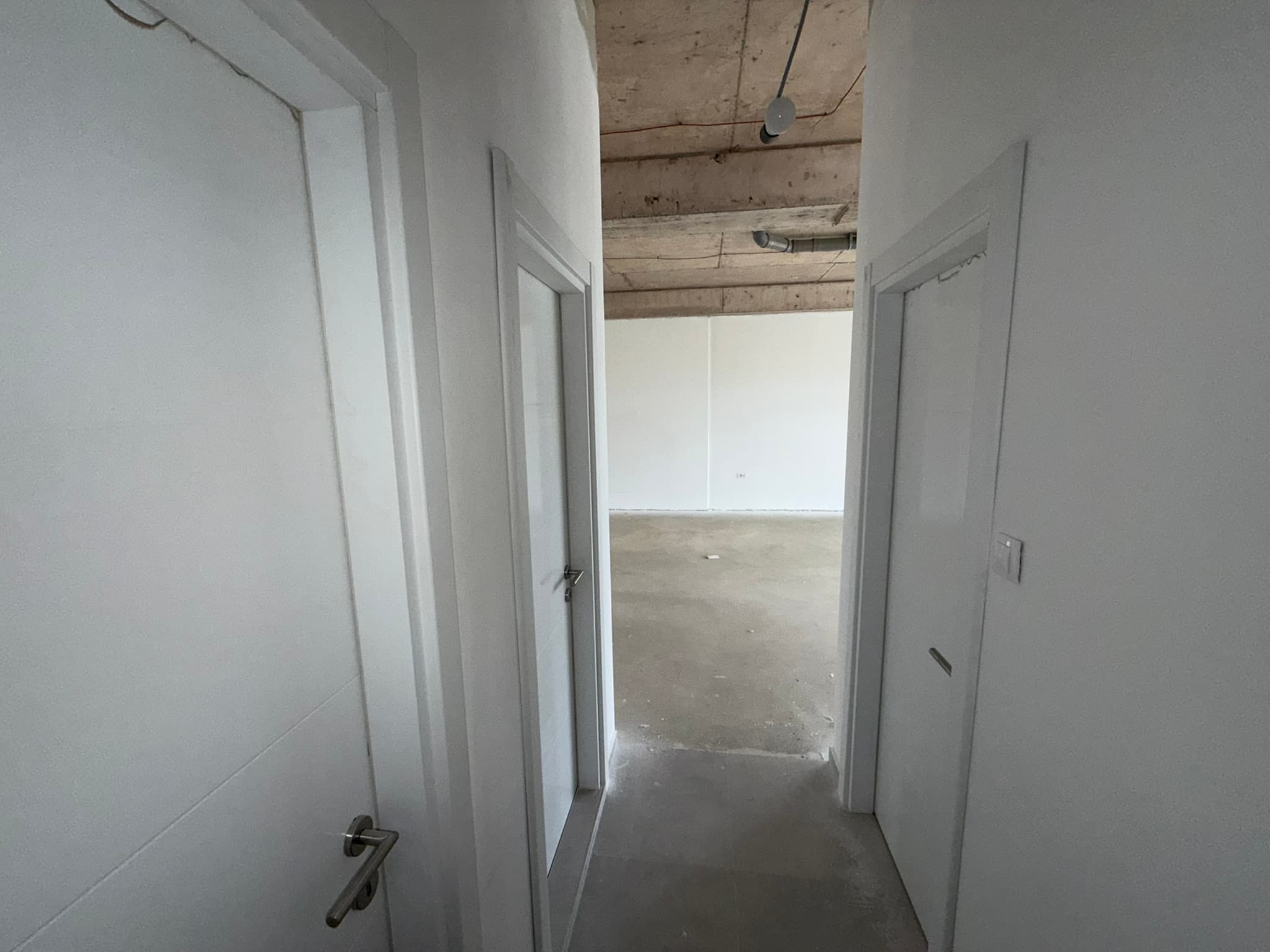 Нов деловен и магацински простор во Илинден - За Изнајмување - Илинден - Слика 8