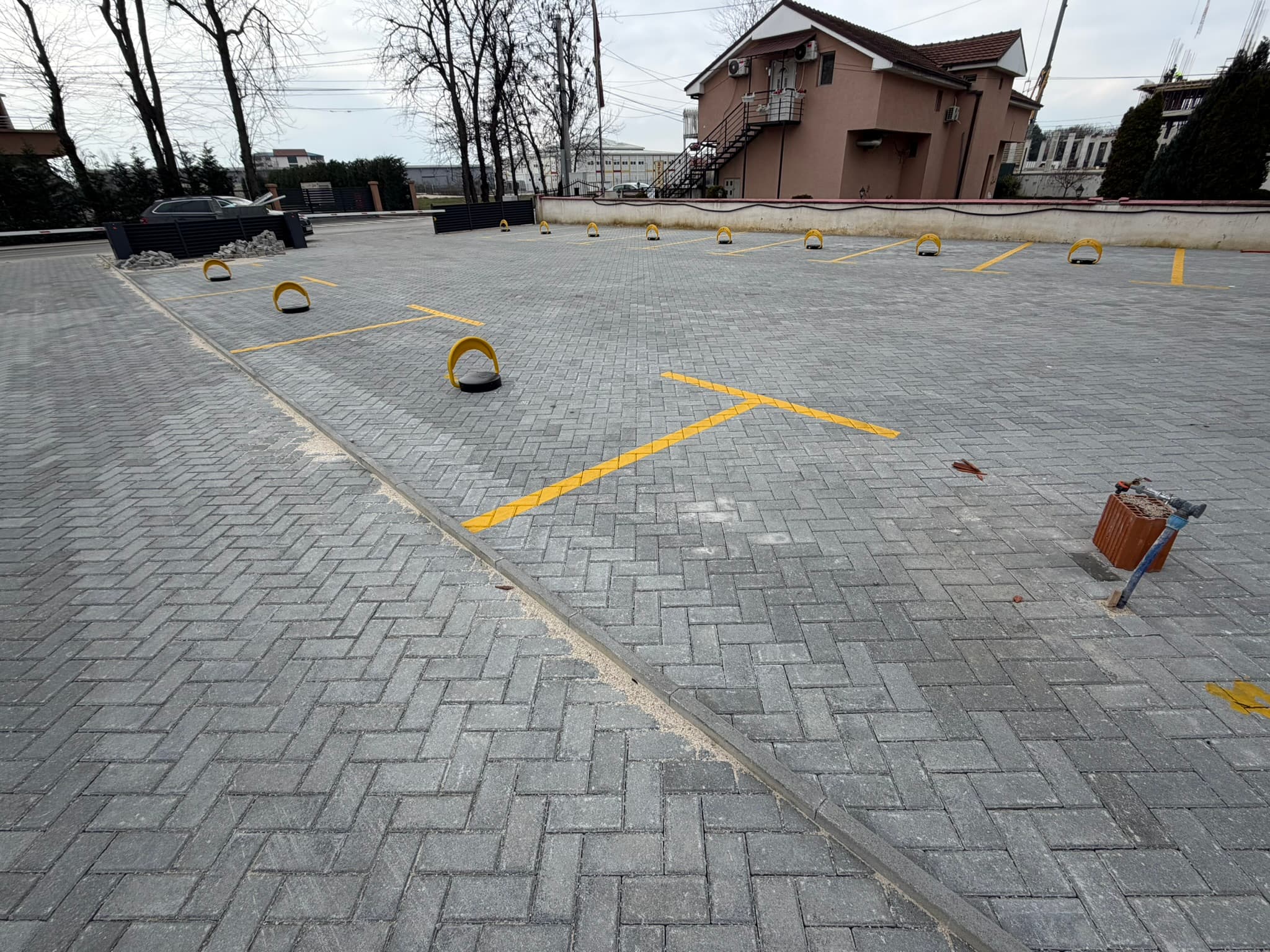 Нов деловен и магацински простор во Илинден - За Изнајмување - Илинден - Слика 17