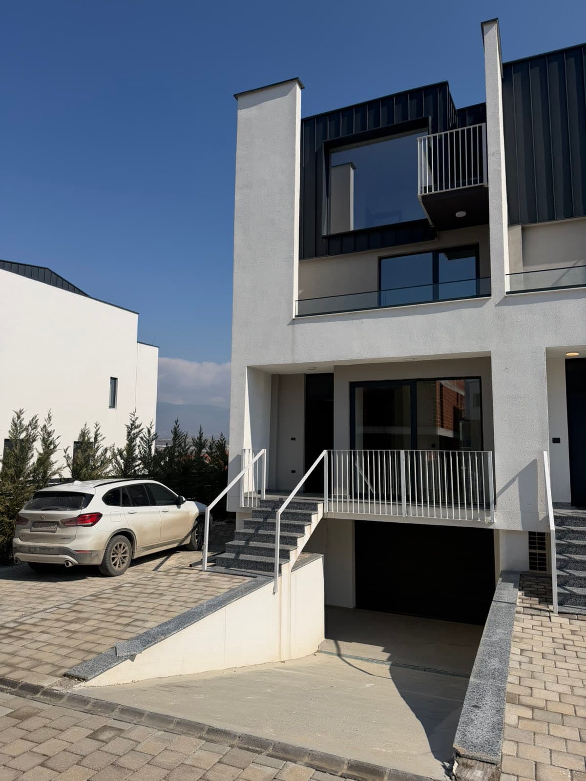 Modern house 211m² in Bardovci - 2