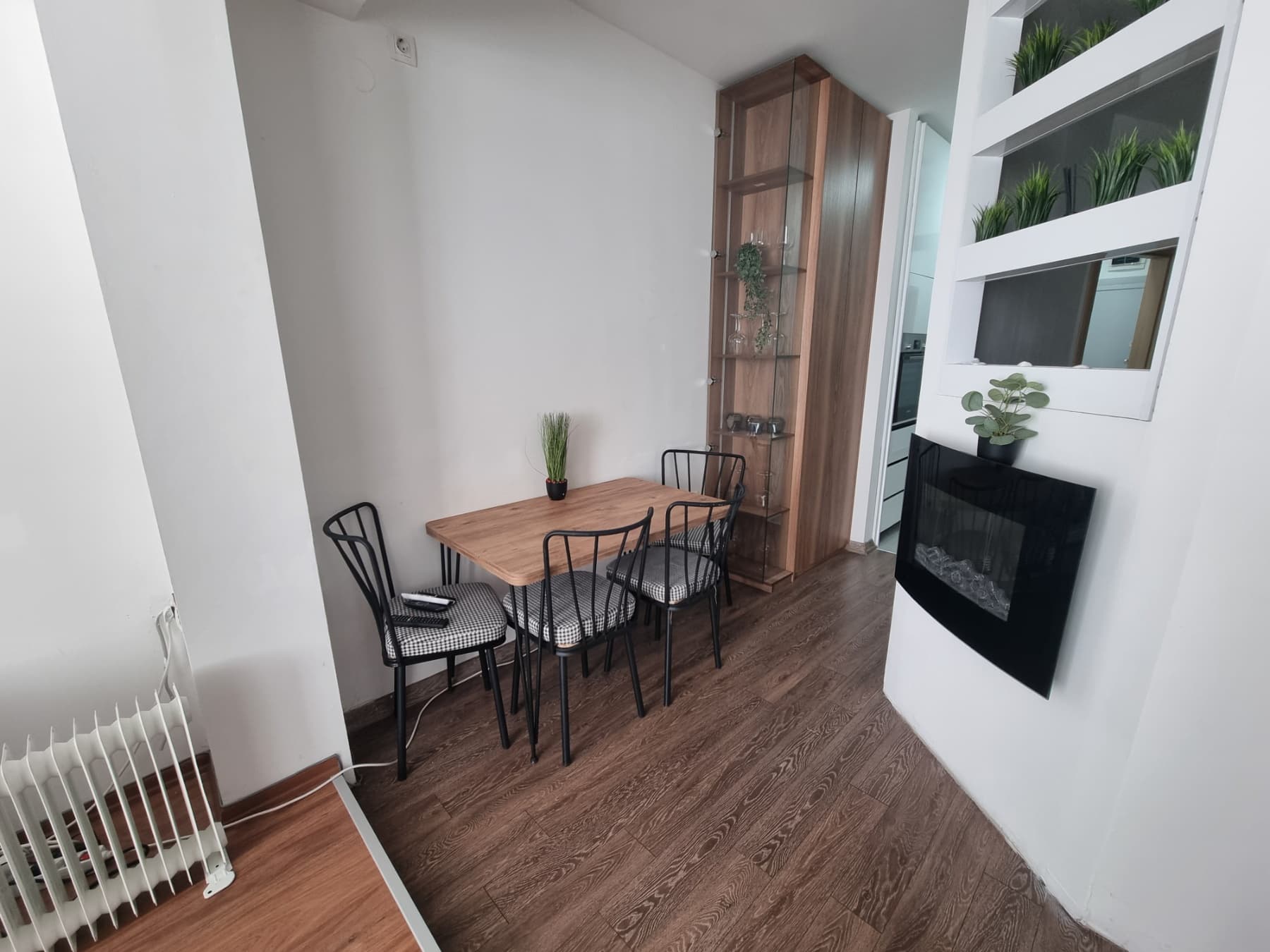 Функционален стан 40м2 во Карпош - За Изнајмување - Карпош - Слика 5