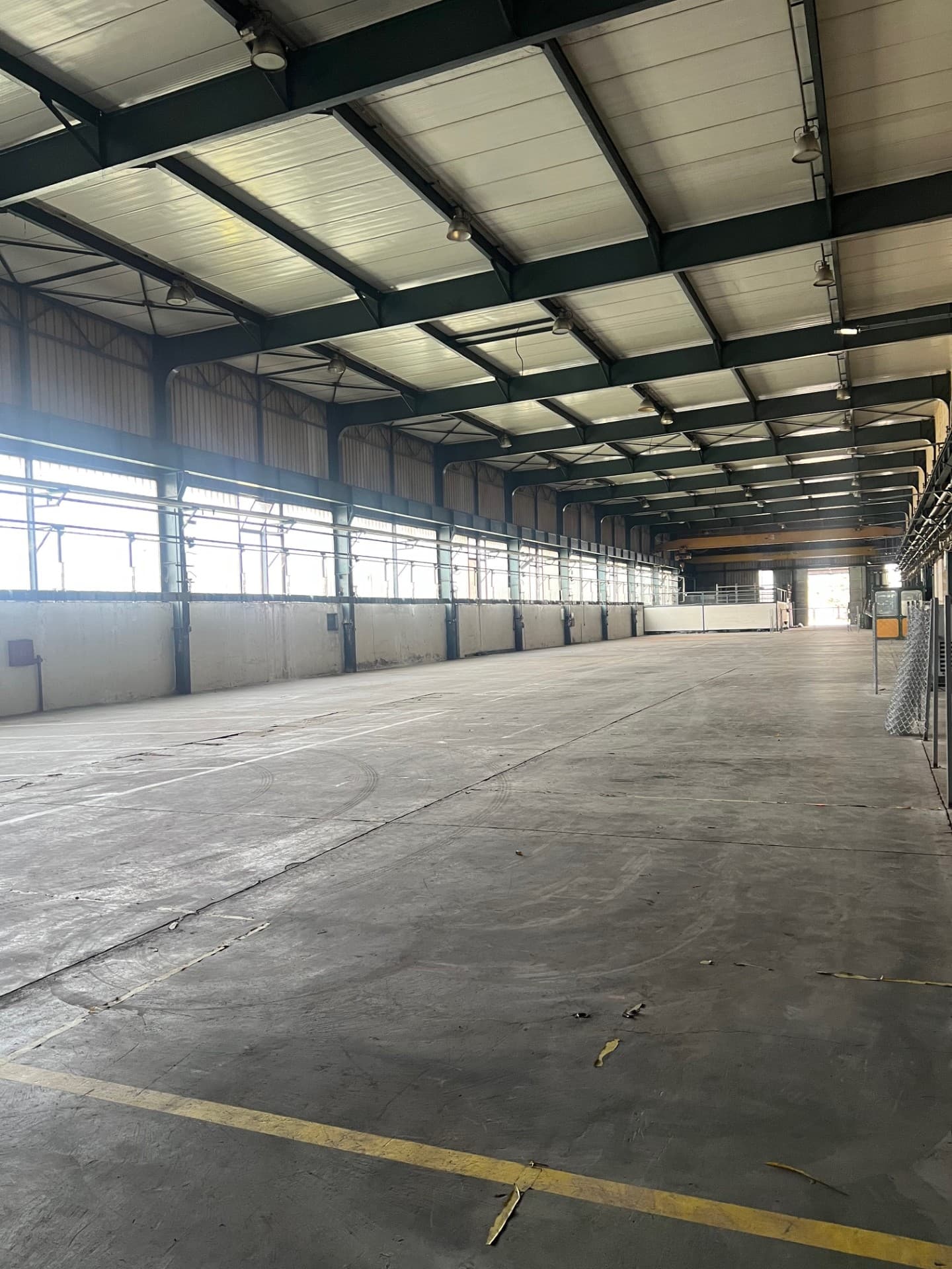 Магацински простор 1500м2 во Гази Баба - За Изнајмување - Гази Баба