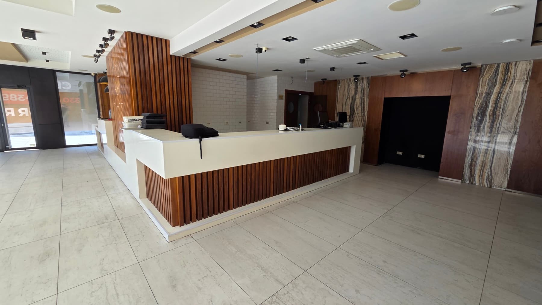 Business space for sale in Aerodrom - 3