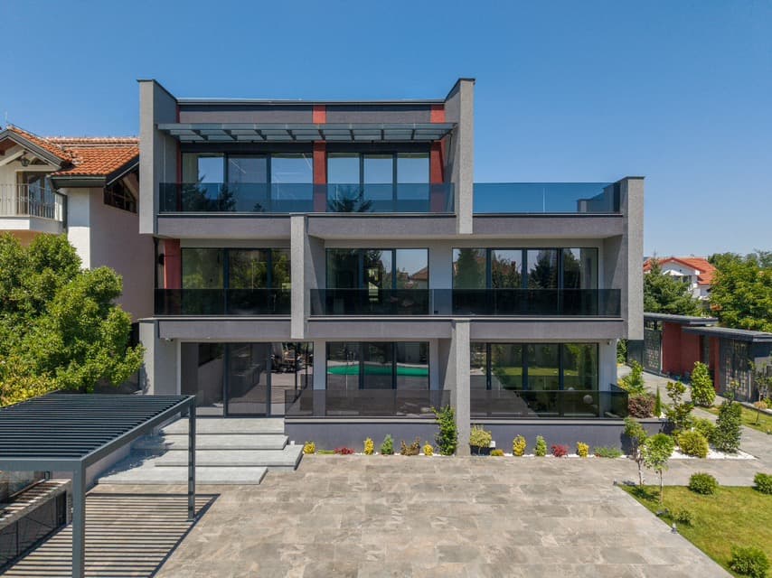 Exclusive house 600m2 in Vlae - For Rent - Karposh