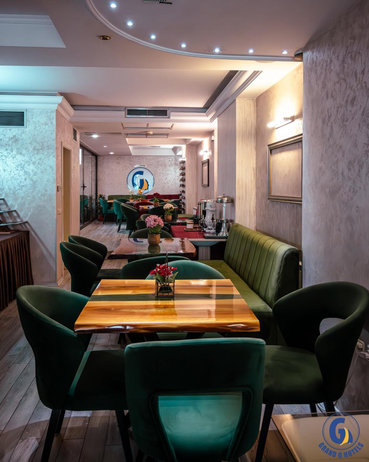 Fully equipped café for rent in the Center - 2