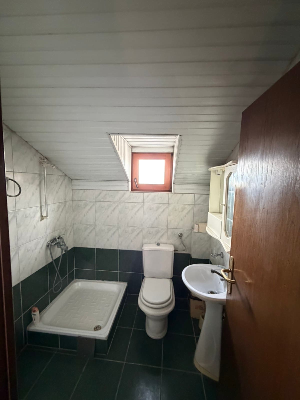 Kуќа 276м2 во Визбегово - За Продажба - Петровец - Слика 11