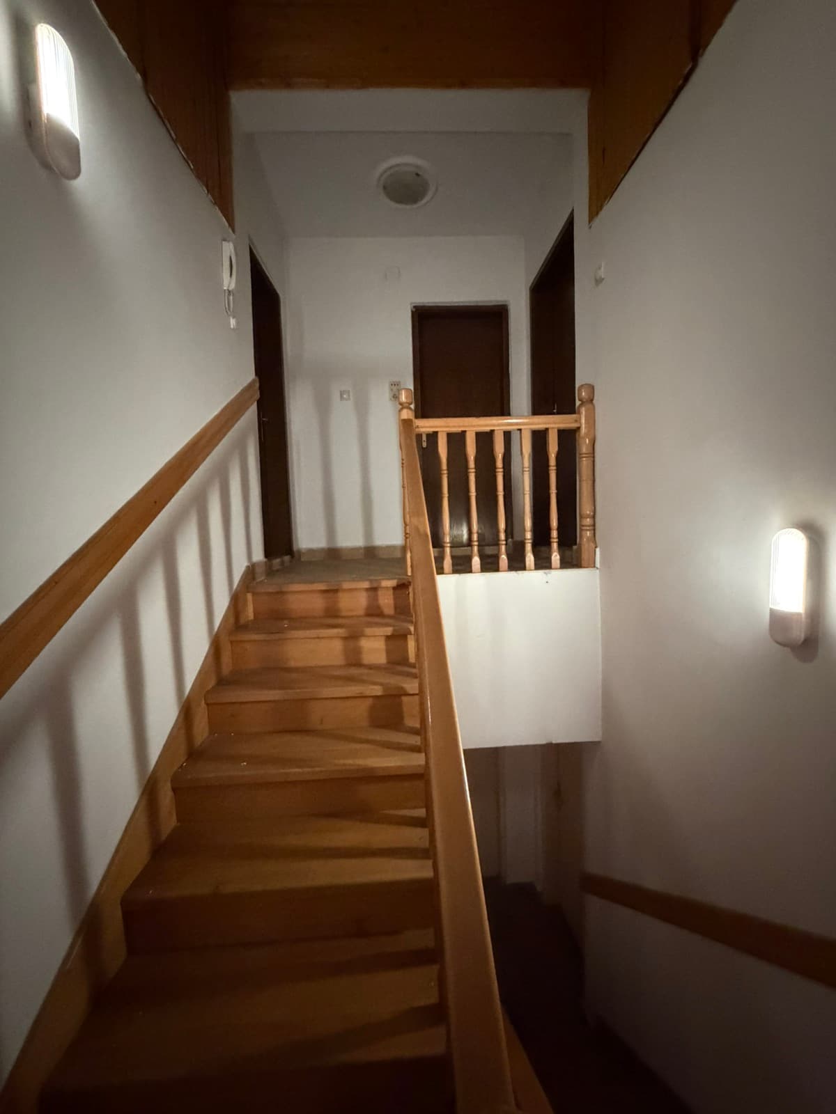 Kуќа 276м2 во Визбегово - За Продажба - Петровец - Слика 16
