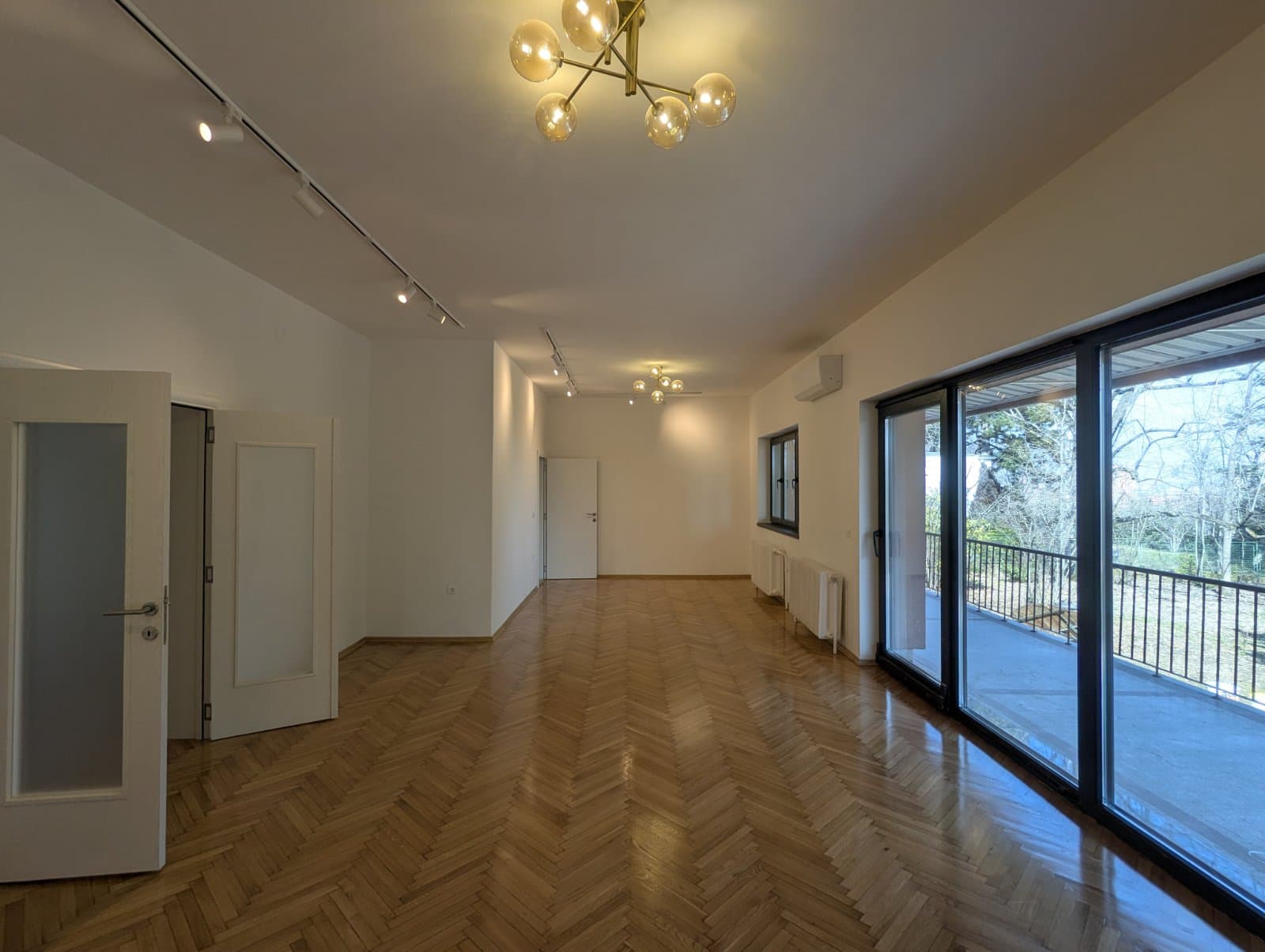 Се изнајмува деловен простор на Водно - За Изнајмување - Водно