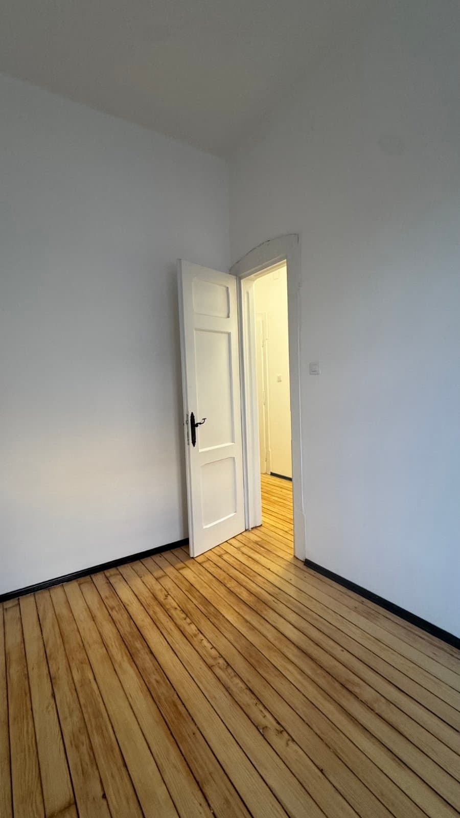 Се изнајмува деловен простор во Центар - За Изнајмување - Центар - Слика 8