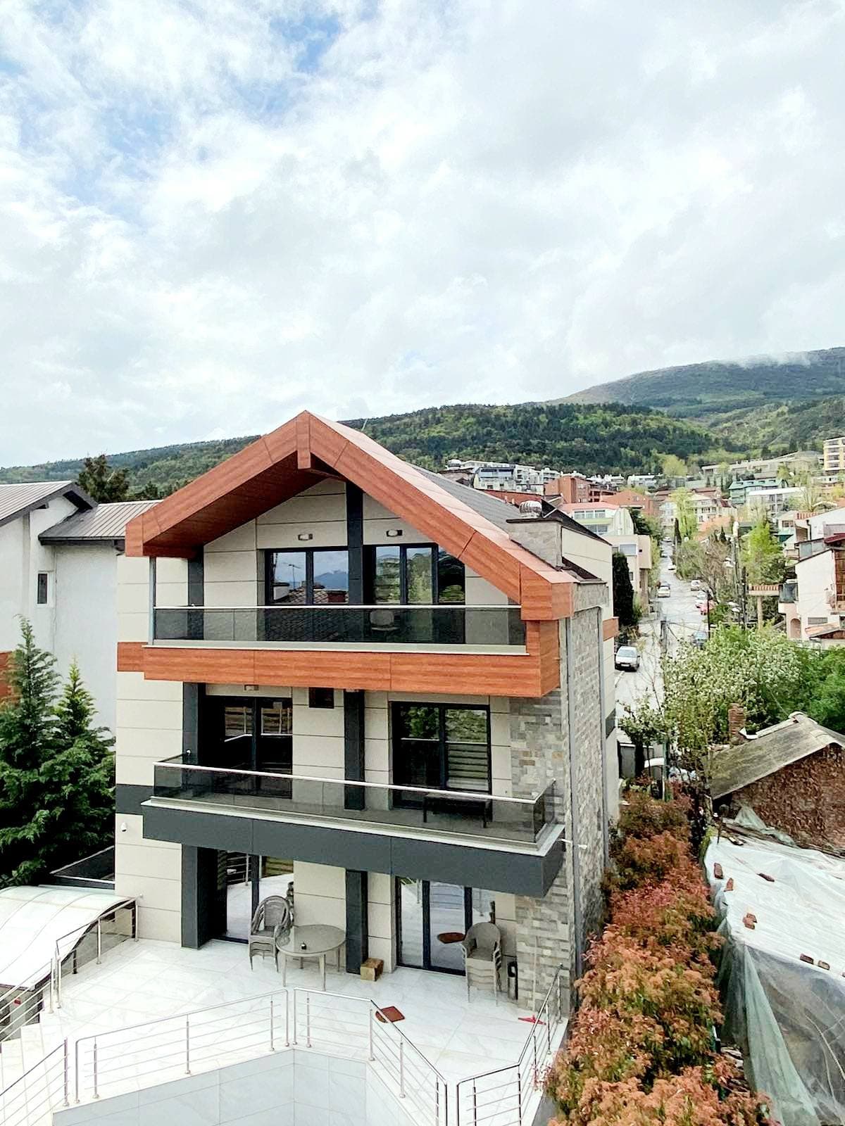 House 560m² in Crniche - 3