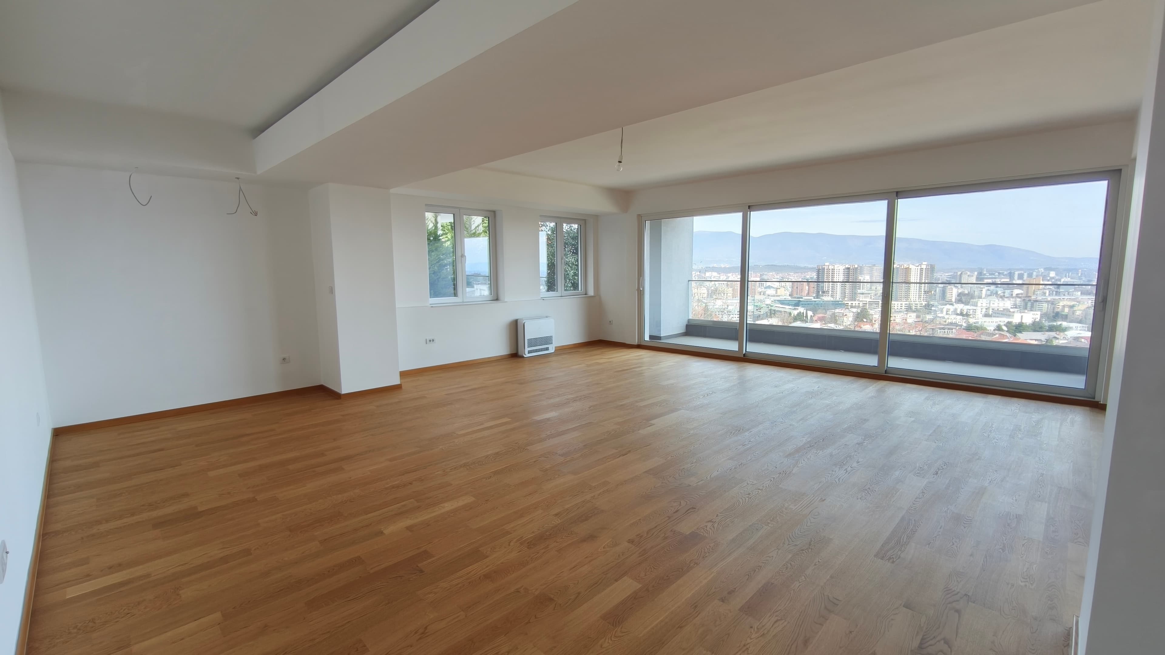 Простран стан 235м2 на Водно - За Продажба - Водно