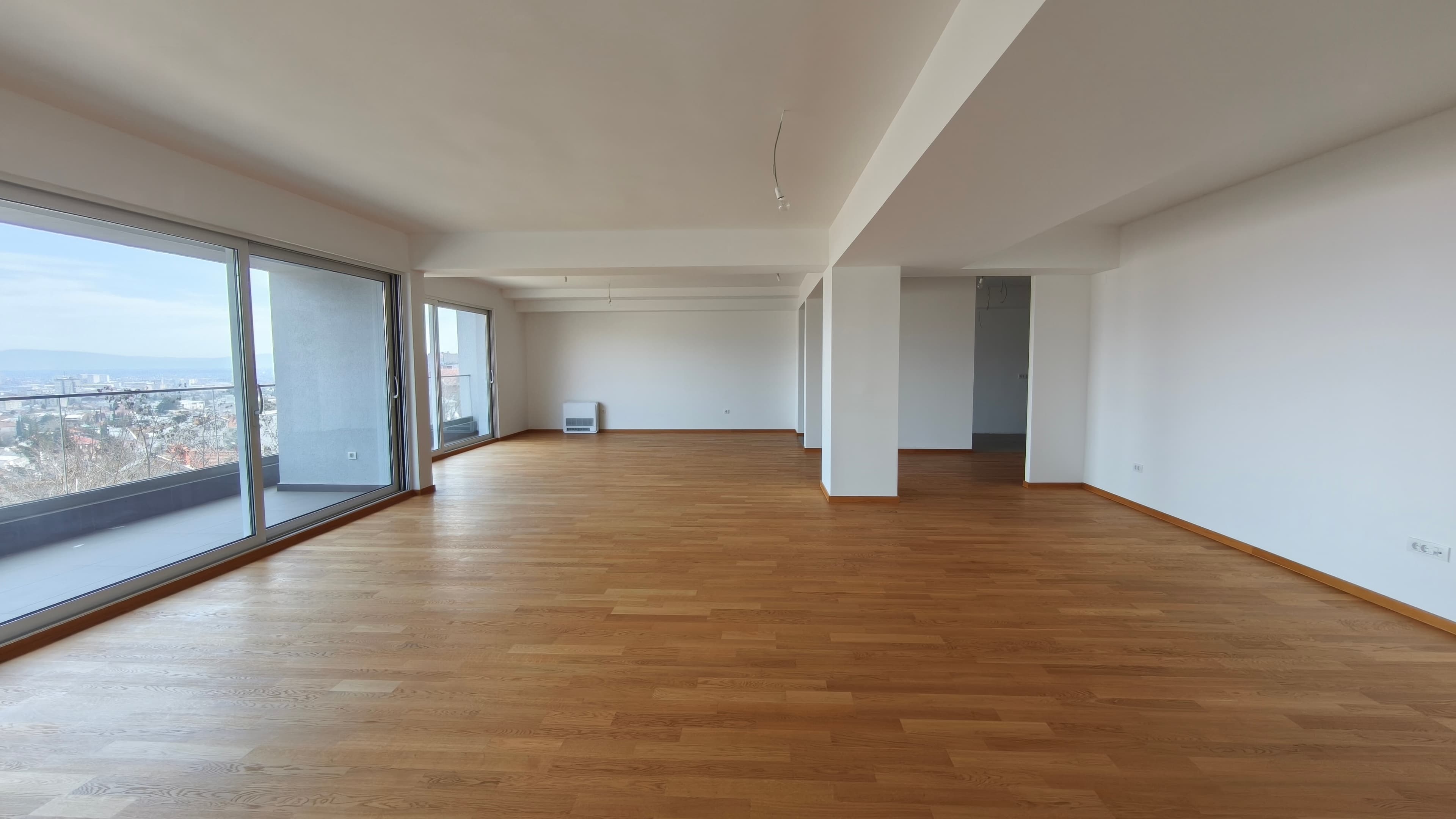 Простран стан 235м2 на Водно - 3