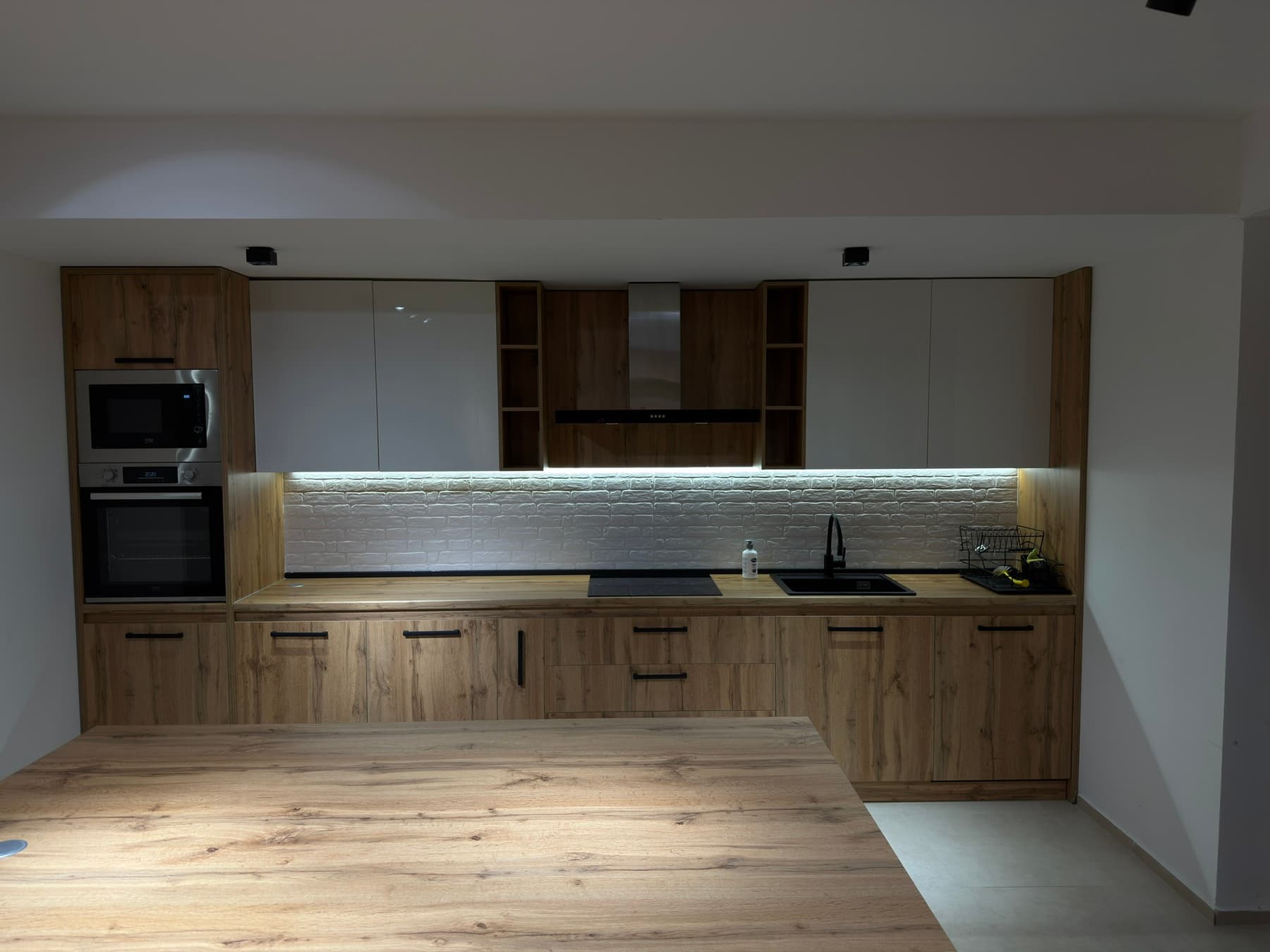 Стан 170м² со двор 120м² во Црниче - За Изнајмување - Црниче - Слика 5