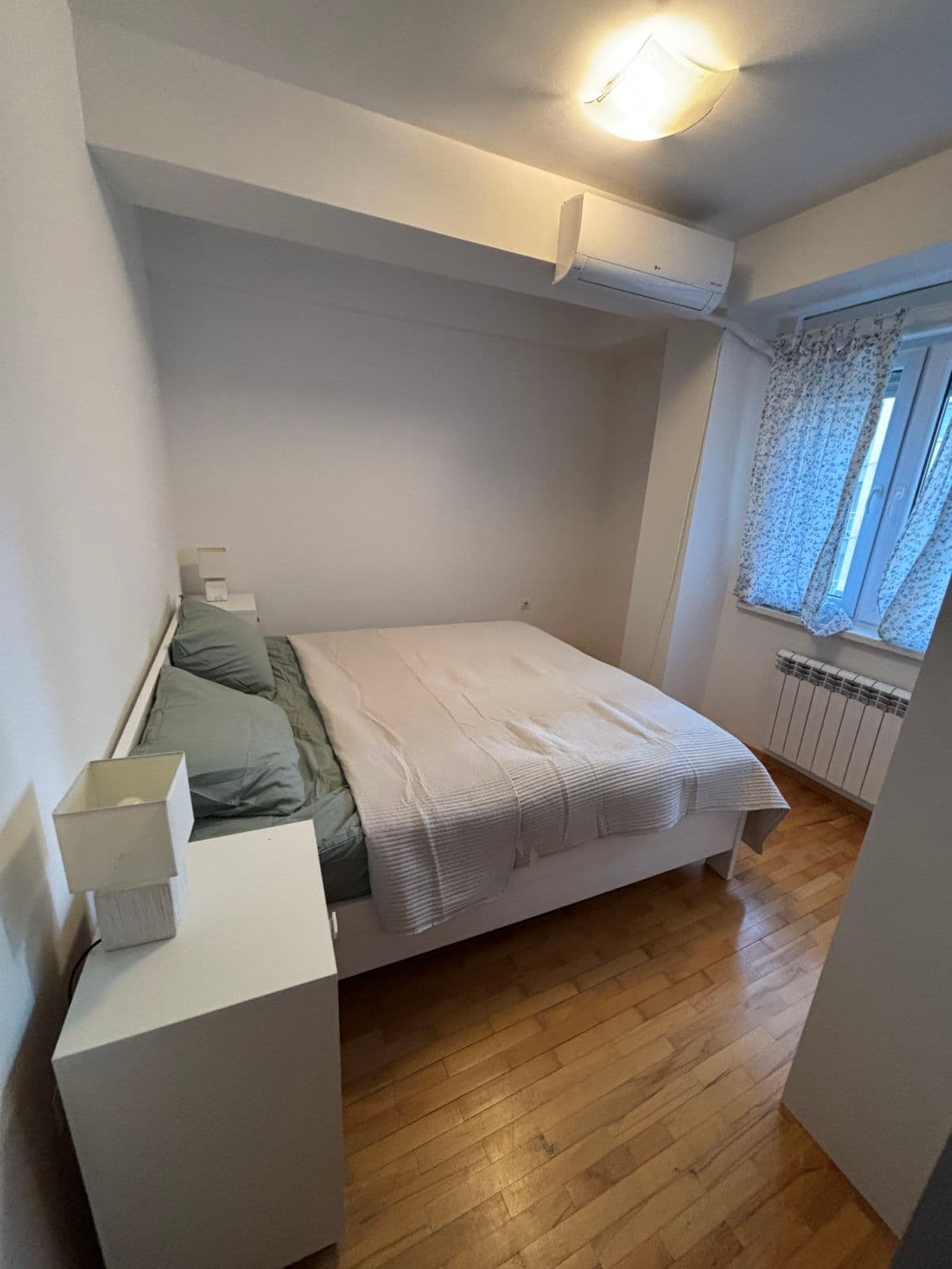 Стан 64м2 во Центар - За Изнајмување - Центар - Слика 9