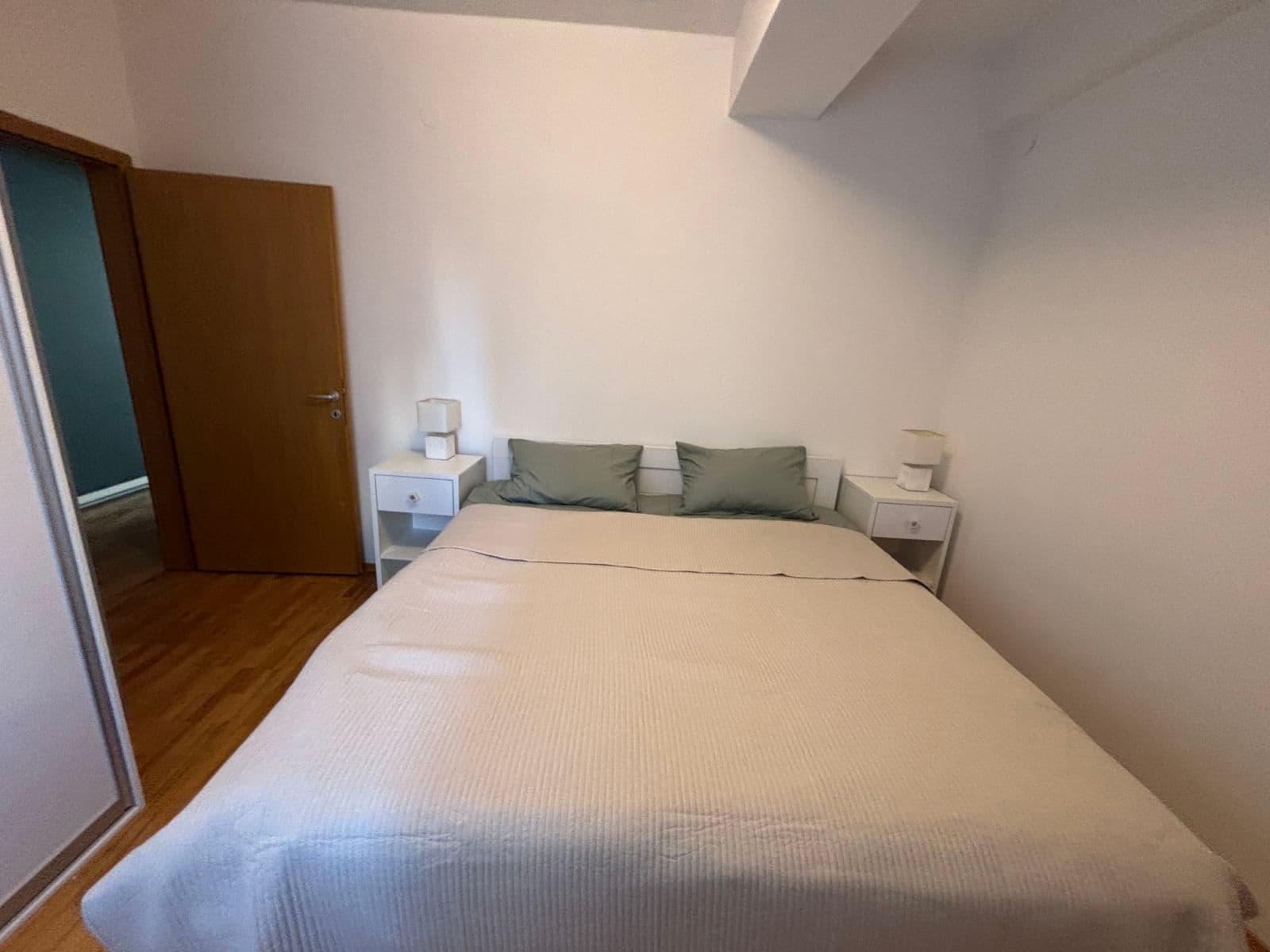 Стан 64м2 во Центар - За Изнајмување - Центар - Слика 10