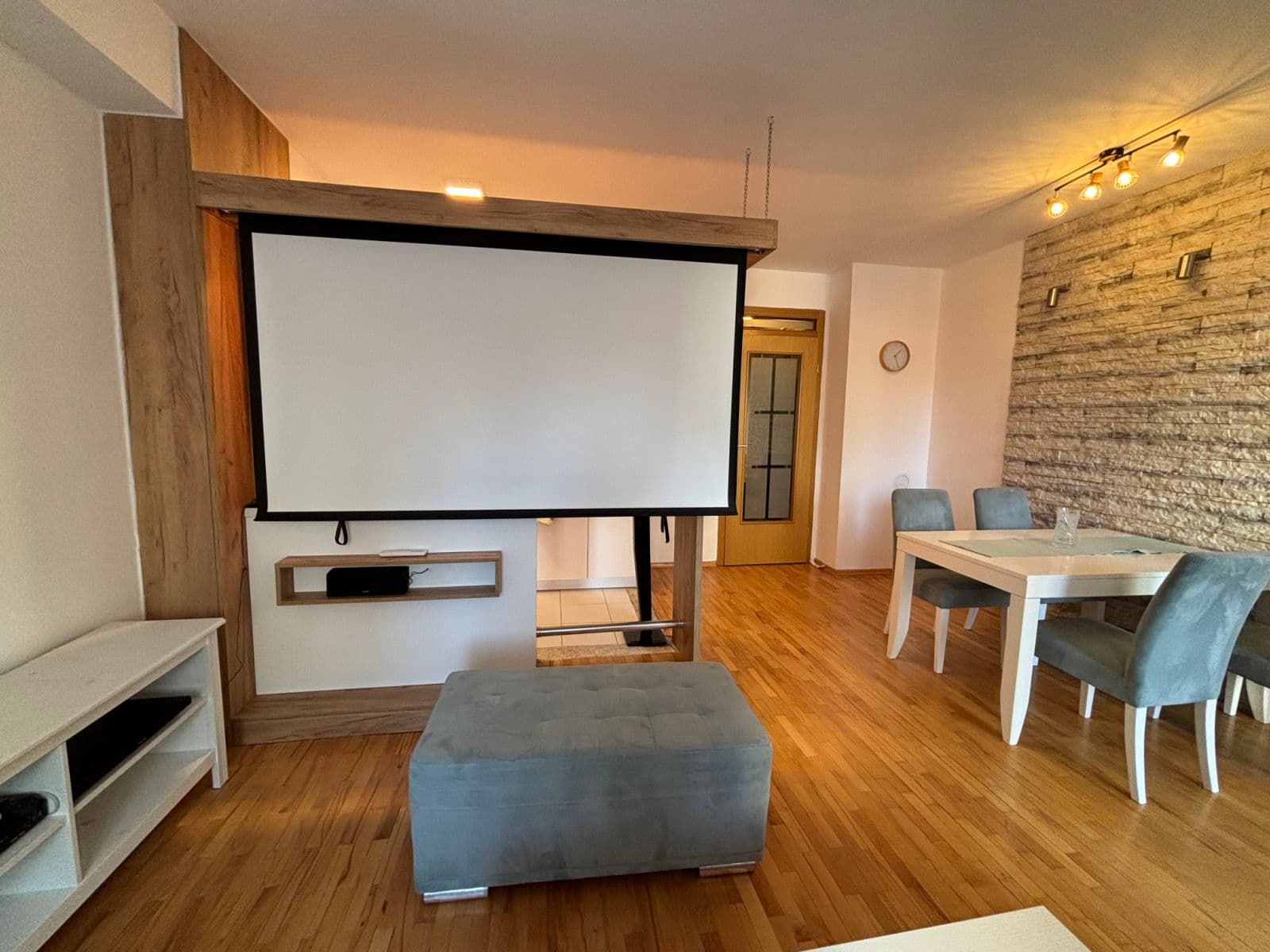 Стан 64м2 во Центар - За Изнајмување - Центар - Слика 4